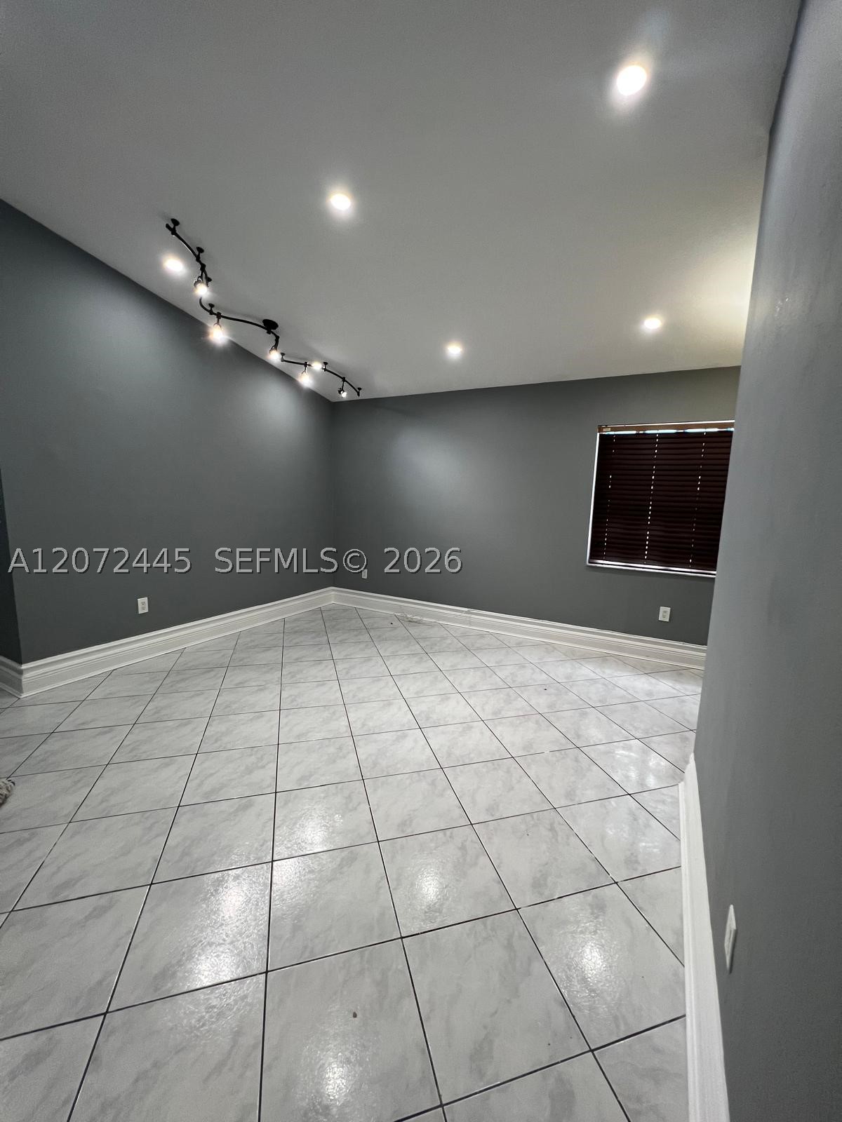 6978 W 25th Ave, Hialeah FL 33016