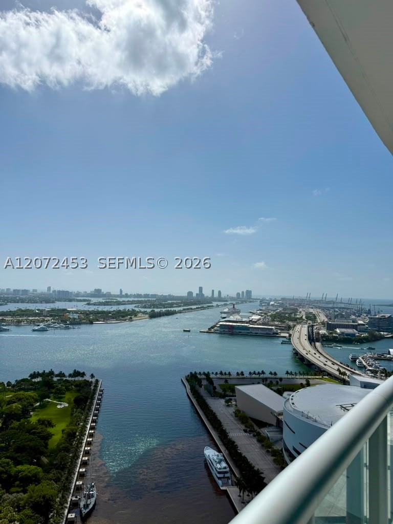 888 Biscayne Blvd #3611, Miami FL 33132