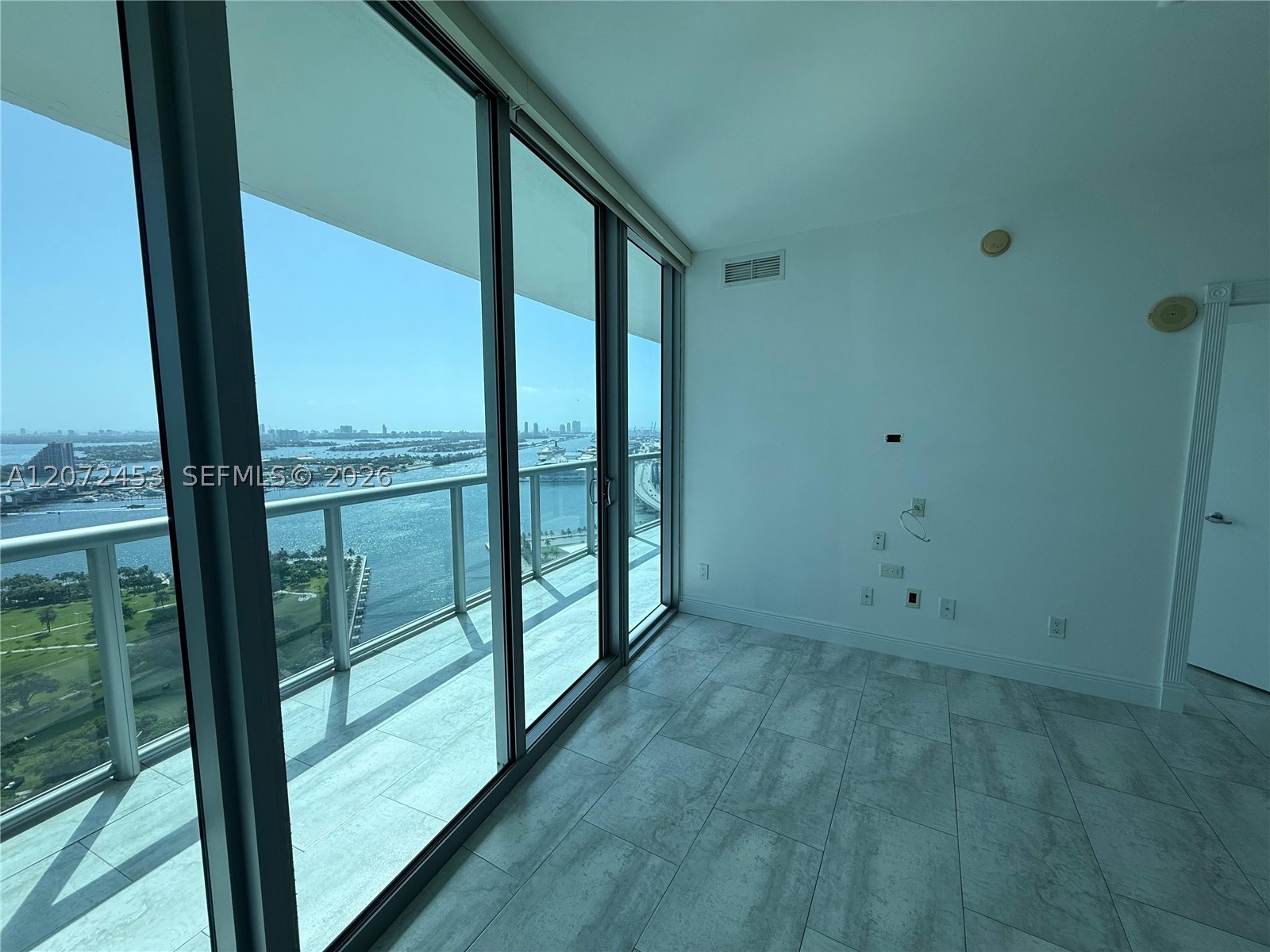 888 Biscayne Blvd #3611, Miami FL 33132