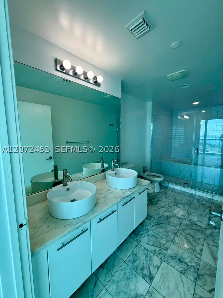 888 Biscayne Blvd #3611, Miami FL 33132