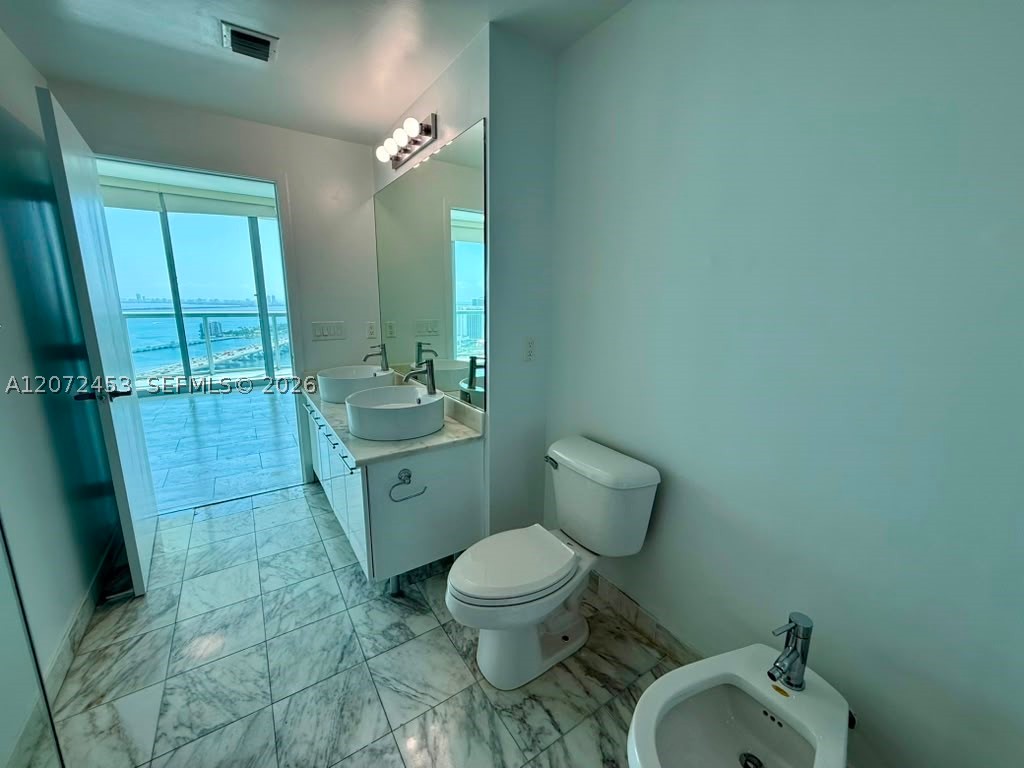 888 Biscayne Blvd #3611, Miami FL 33132
