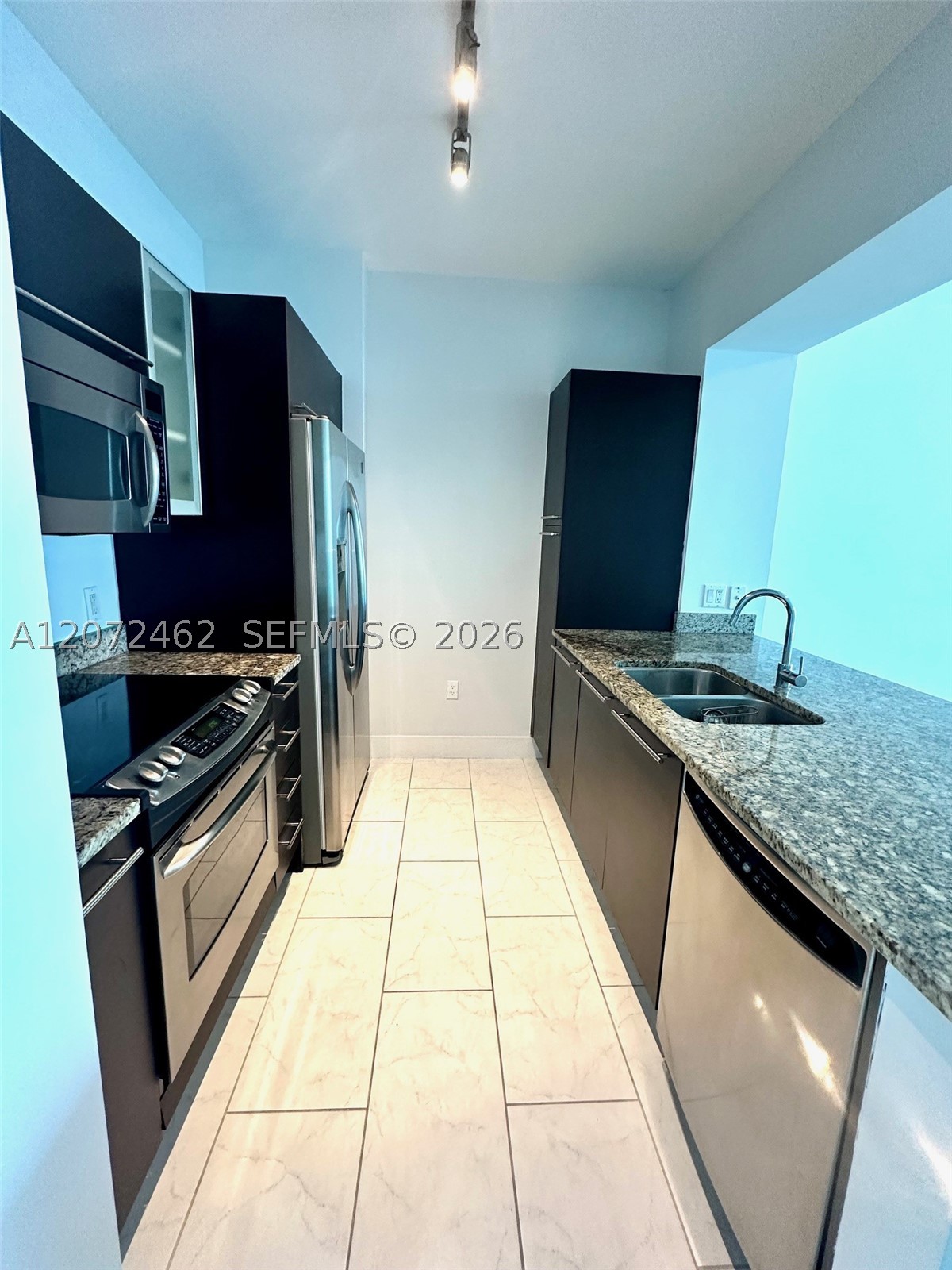951 Brickell Ave #3403, Miami FL 33131