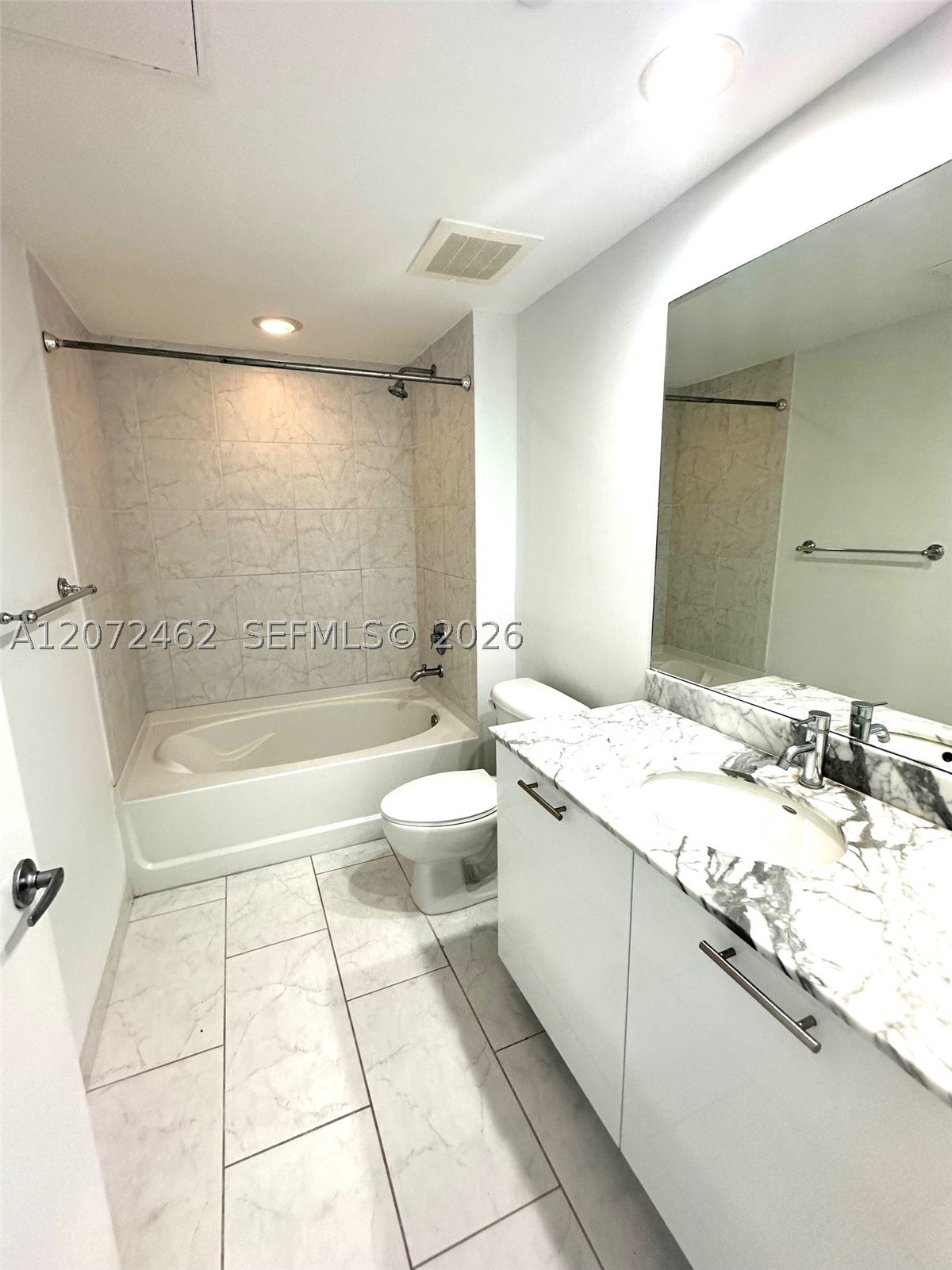 951 Brickell Ave #3403, Miami FL 33131