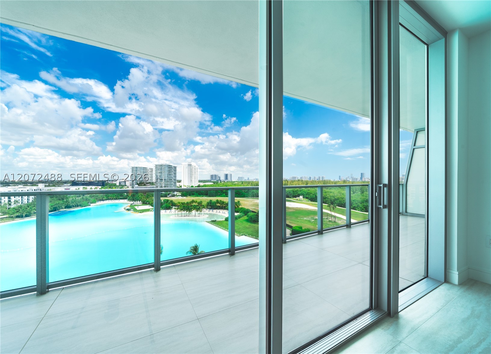2411 LAGUNA CIRCLE #809, North Miami FL 33181