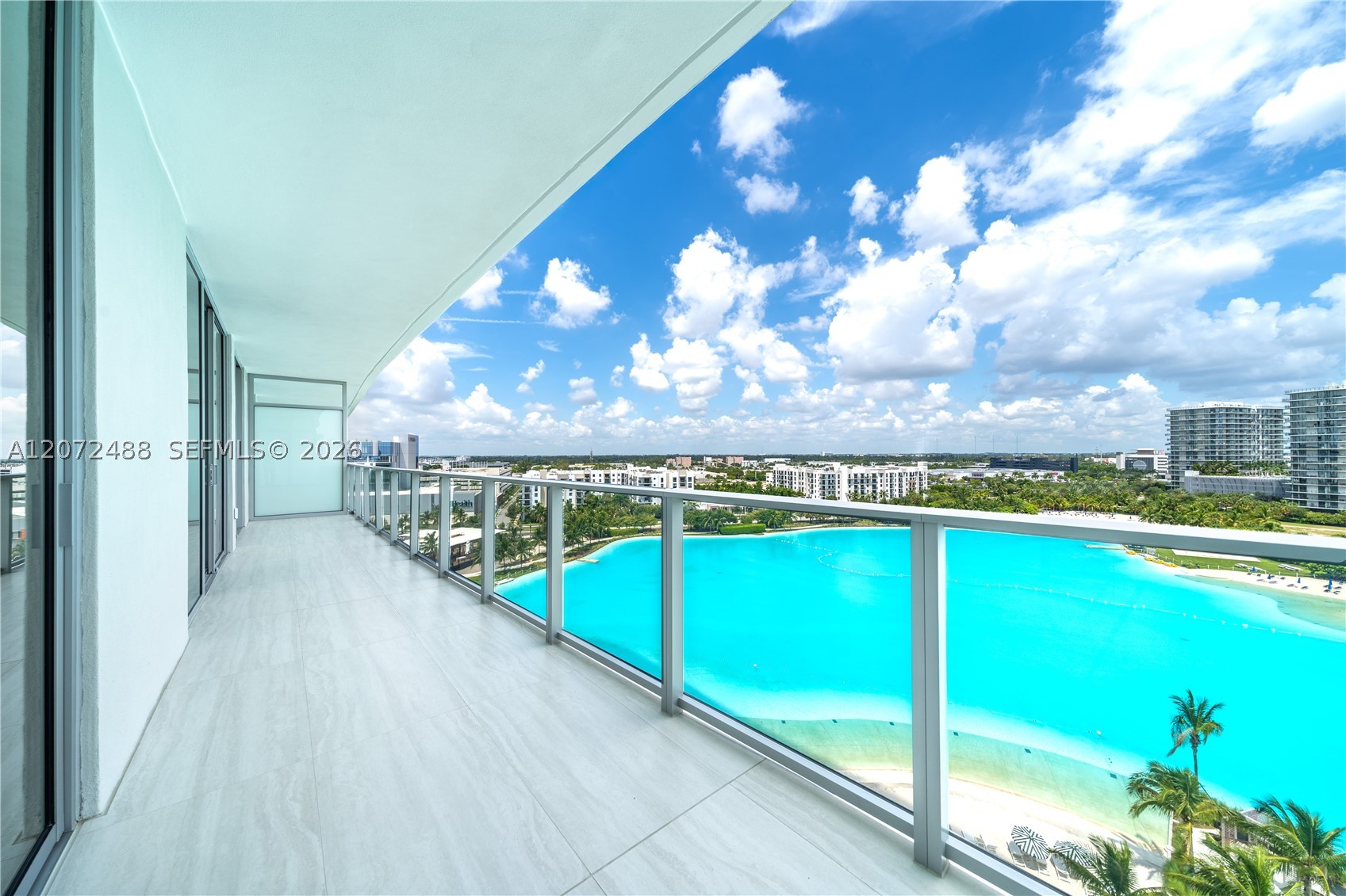 2411 LAGUNA CIRCLE #809, North Miami FL 33181