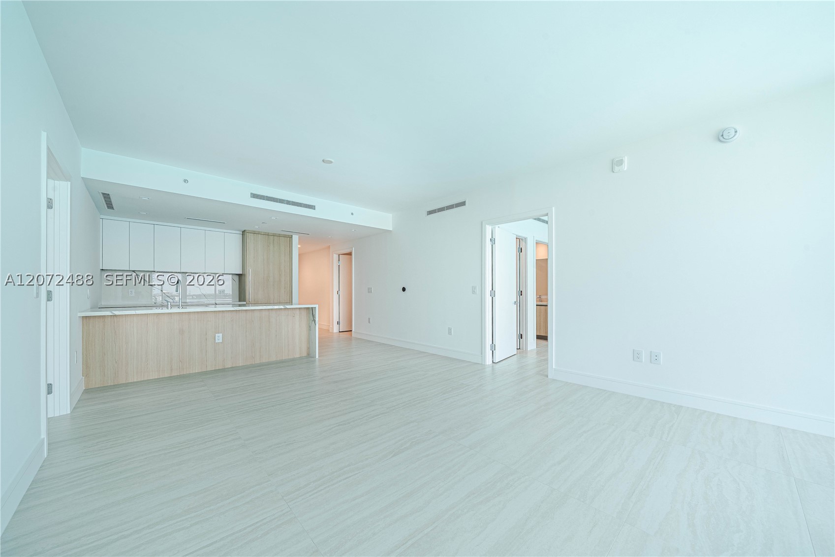 2411 LAGUNA CIRCLE #809, North Miami FL 33181