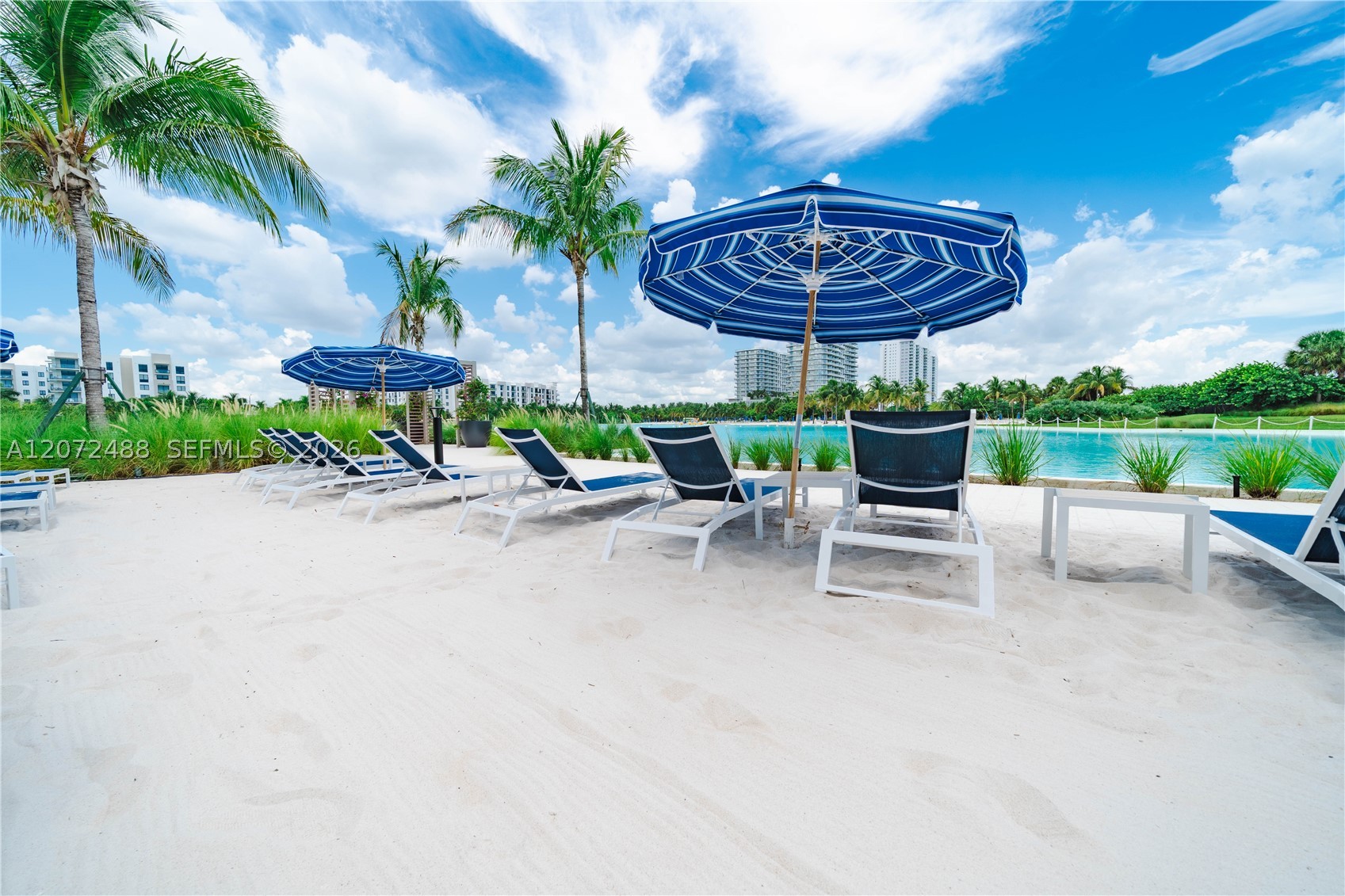 2411 LAGUNA CIRCLE #809, North Miami FL 33181