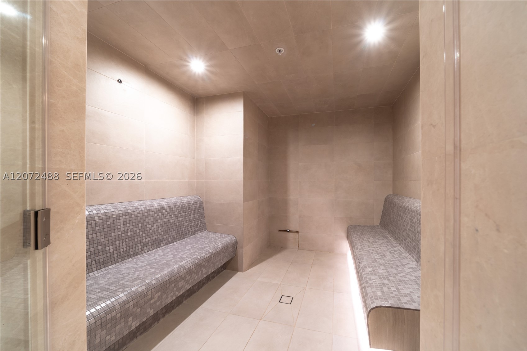 2411 LAGUNA CIRCLE #809, North Miami FL 33181