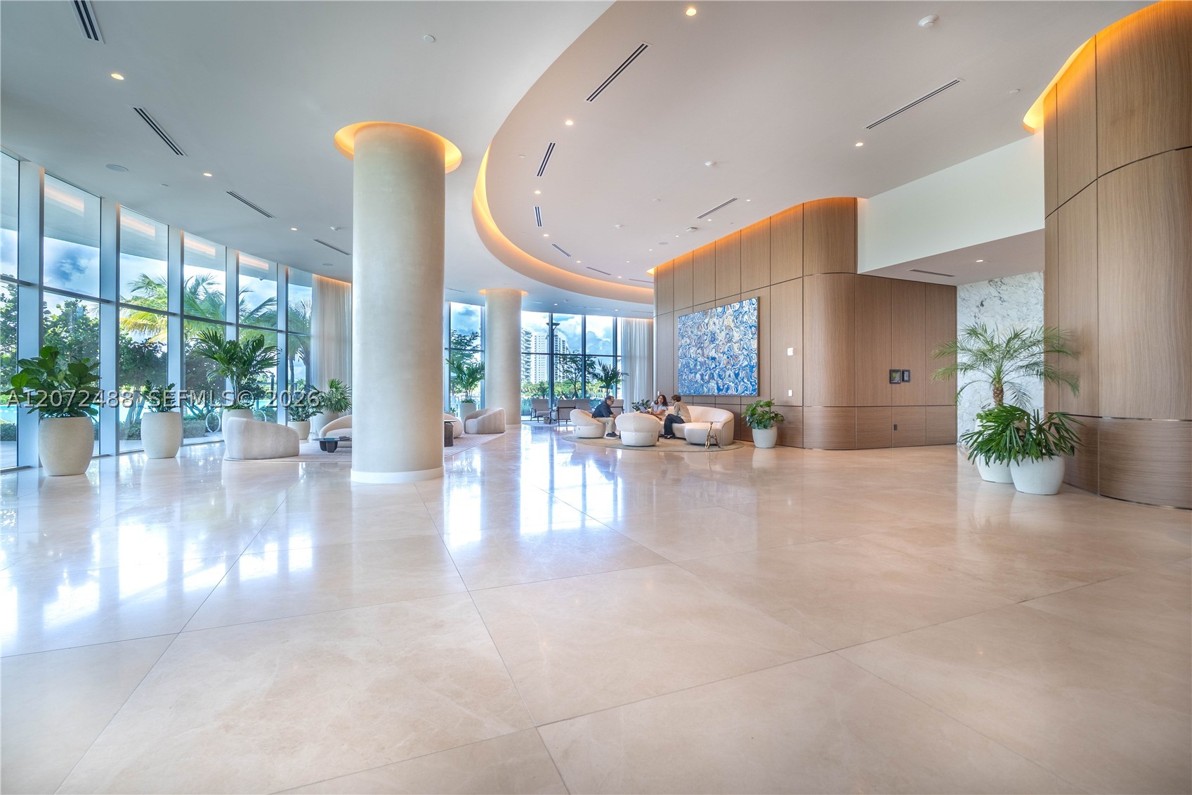 2411 LAGUNA CIRCLE #809, North Miami FL 33181