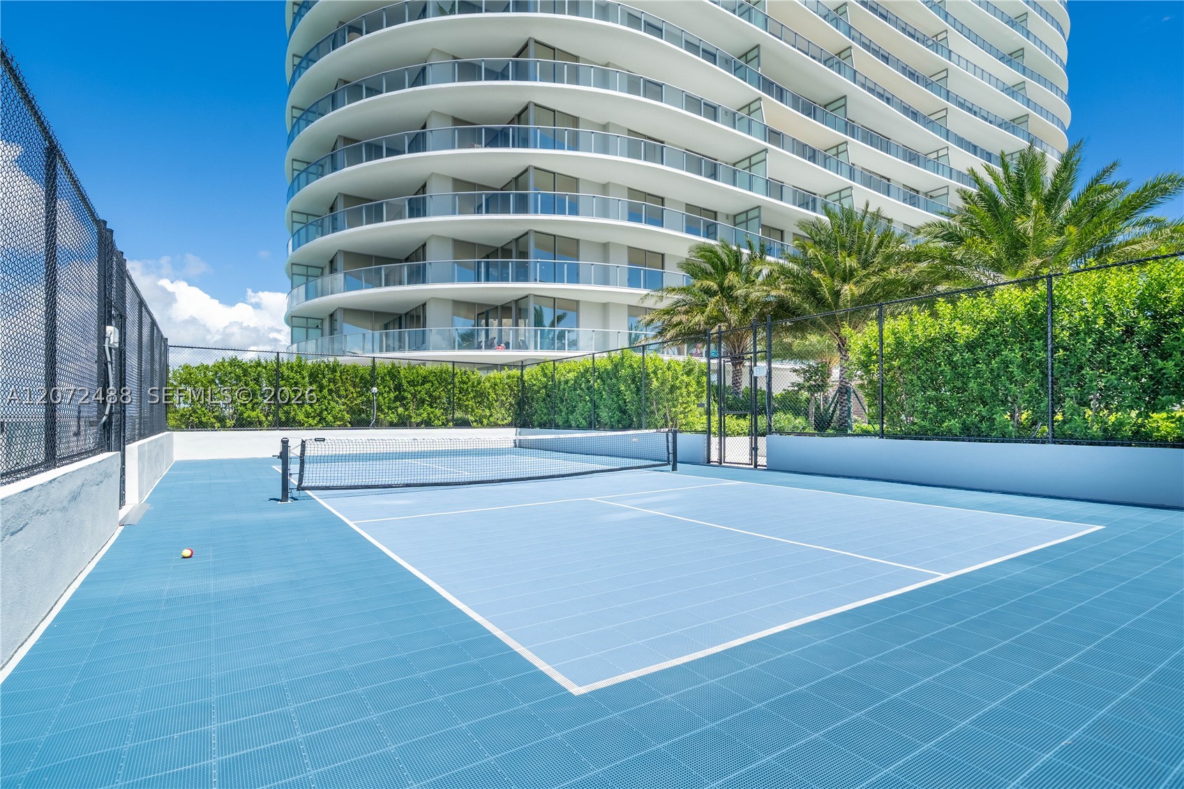 2411 LAGUNA CIRCLE #809, North Miami FL 33181