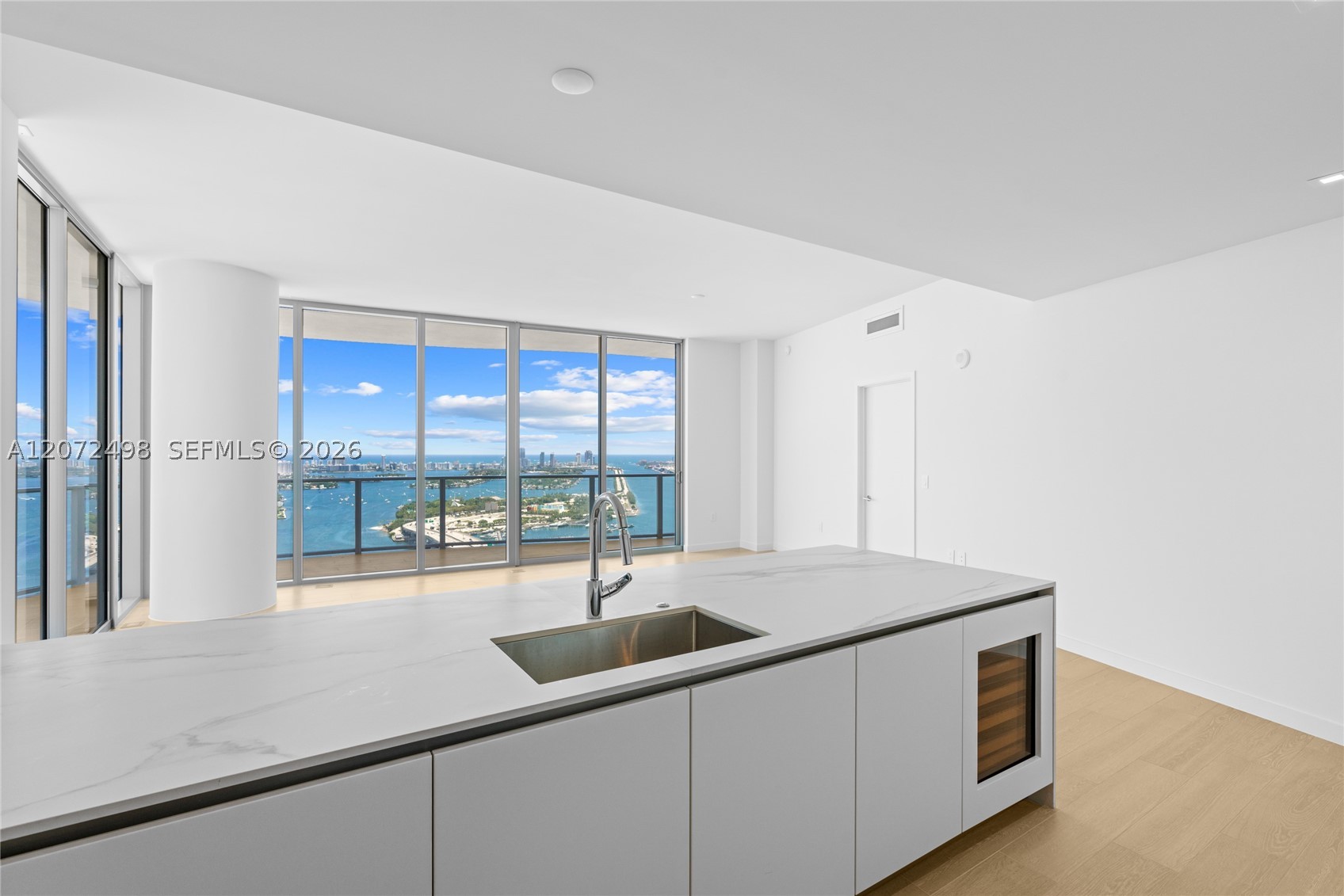 1400 Biscayne Blvd #4206, Miami FL 33132
