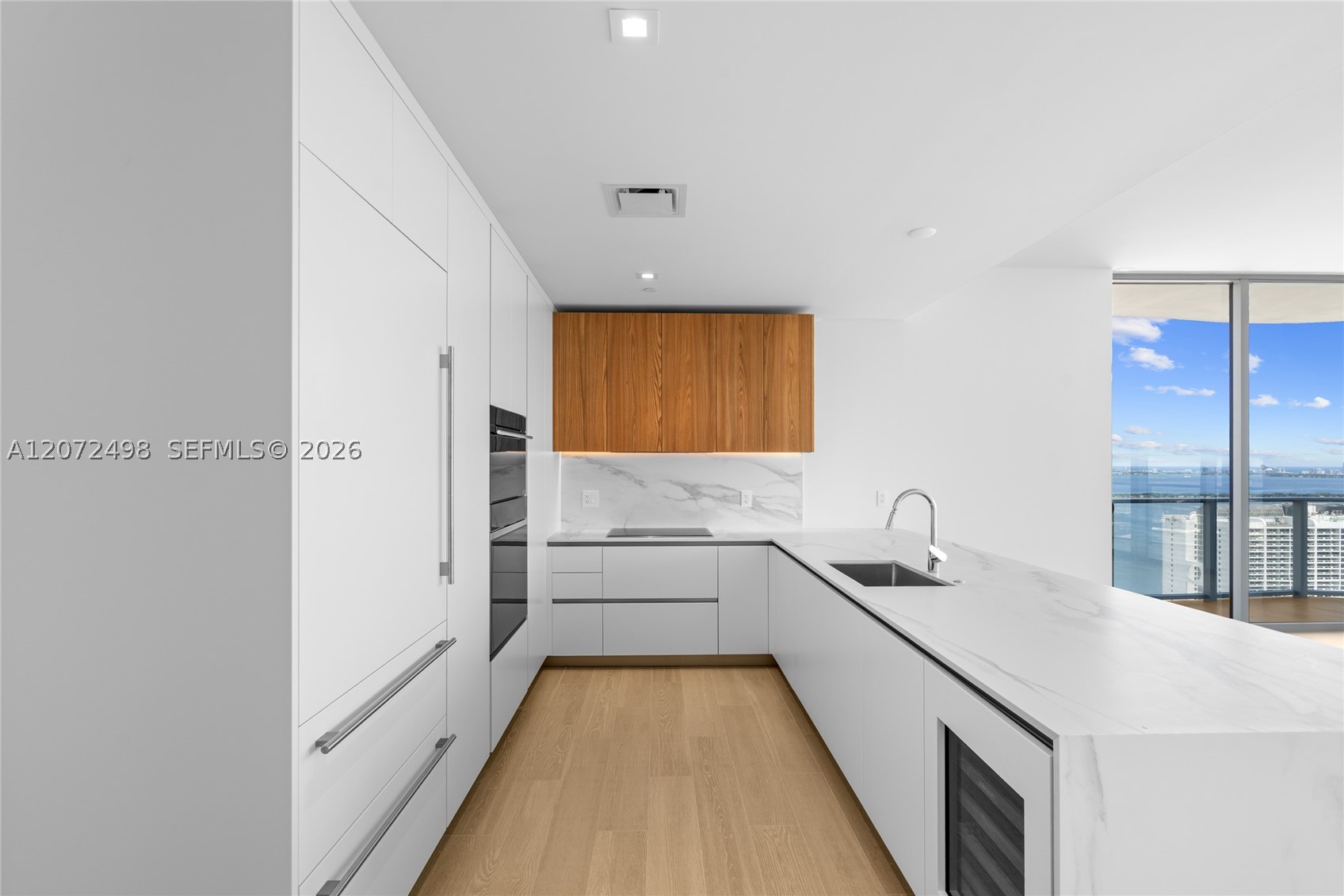 1400 Biscayne Blvd #4206, Miami FL 33132