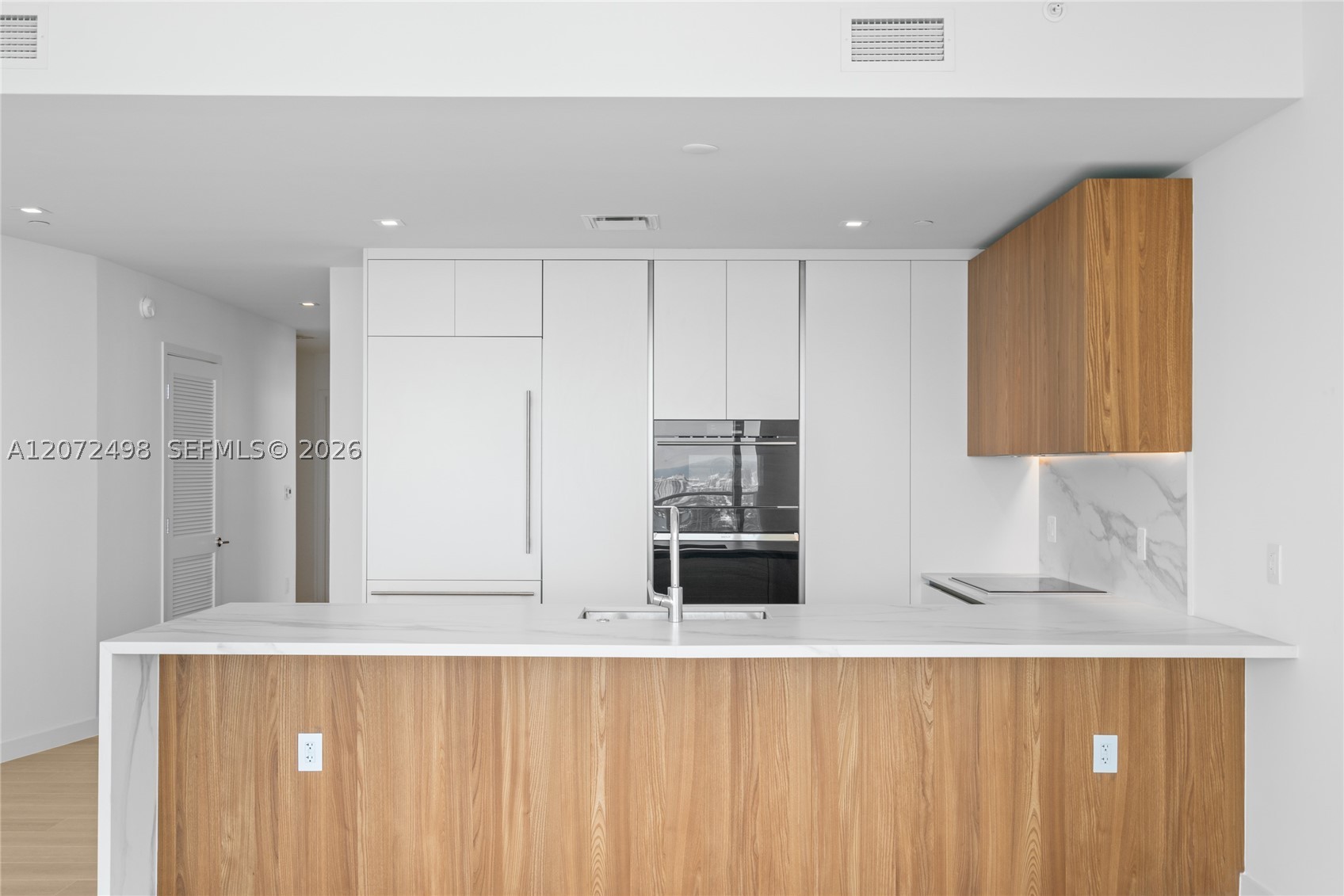 1400 Biscayne Blvd #4206, Miami FL 33132