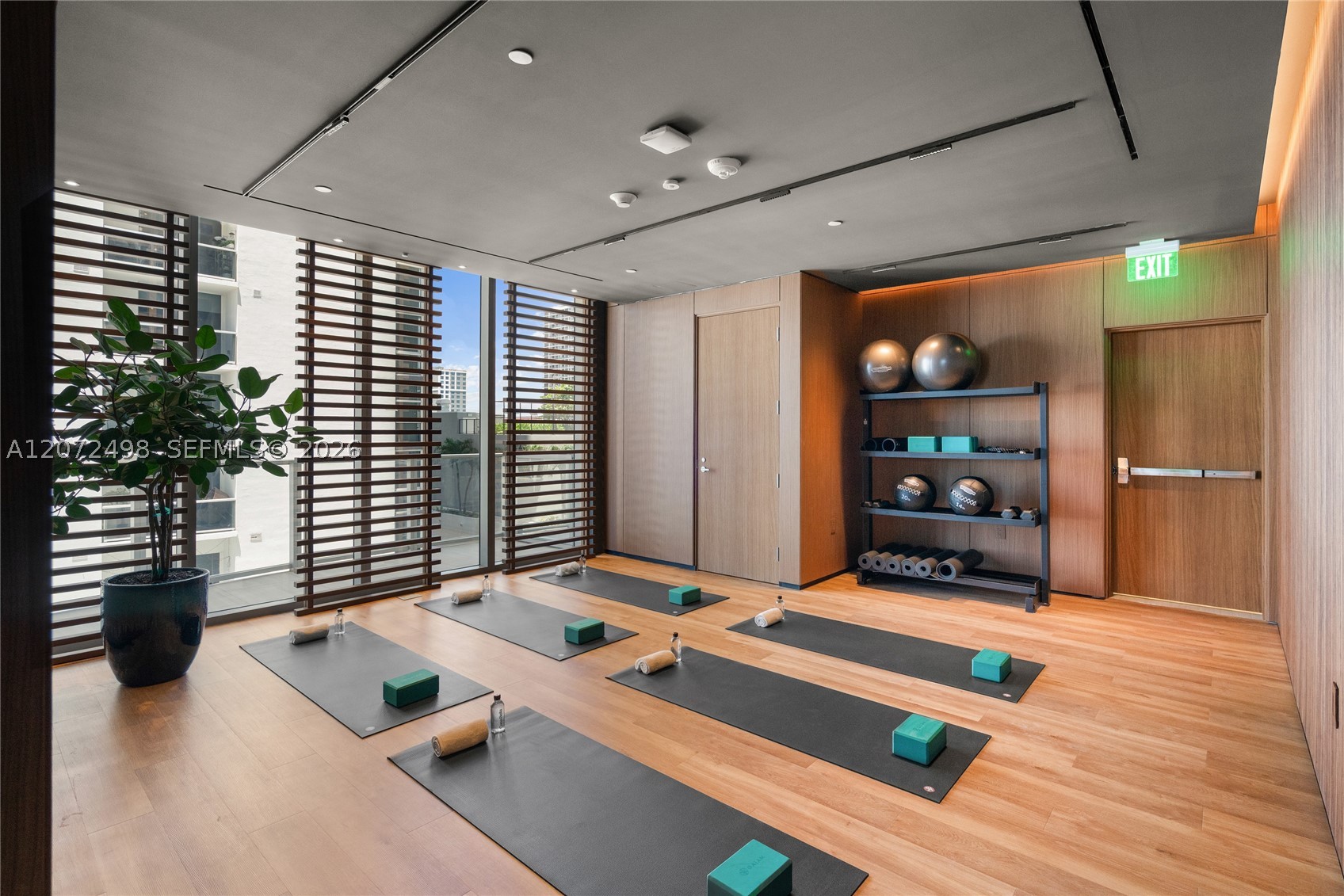 1400 Biscayne Blvd #4206, Miami FL 33132