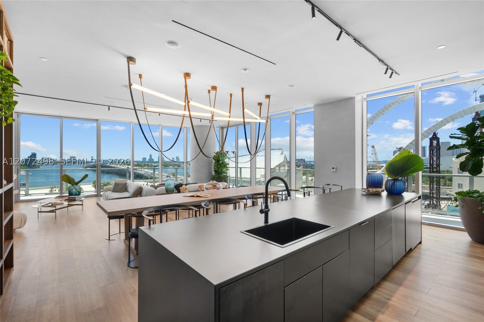 1400 Biscayne Blvd #4206, Miami FL 33132