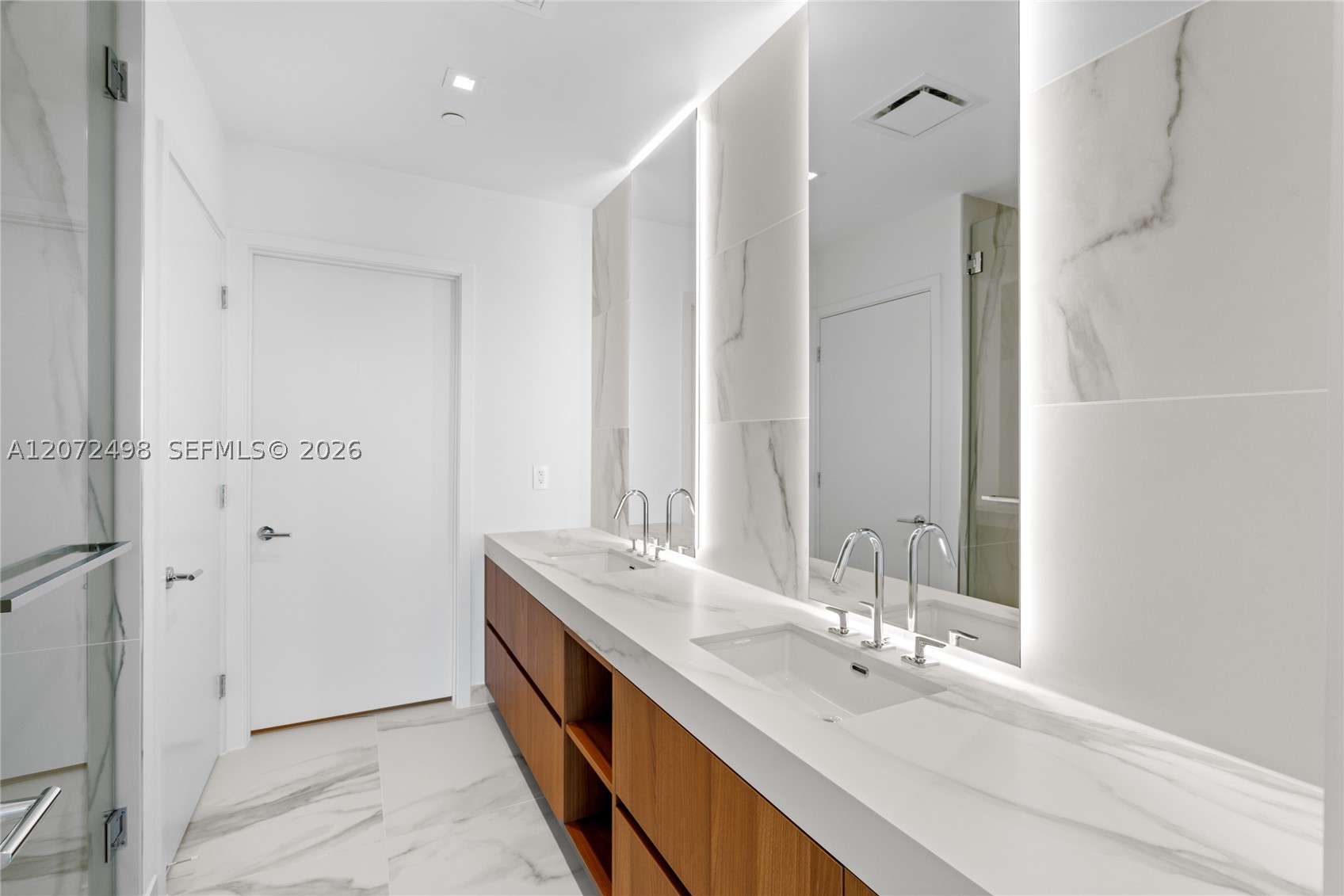 1400 Biscayne Blvd #4206, Miami FL 33132