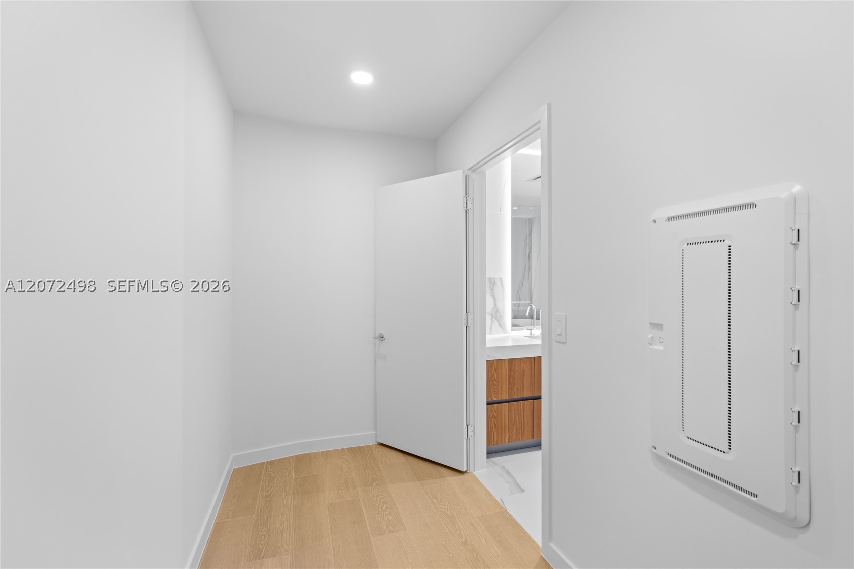 1400 Biscayne Blvd #4206, Miami FL 33132