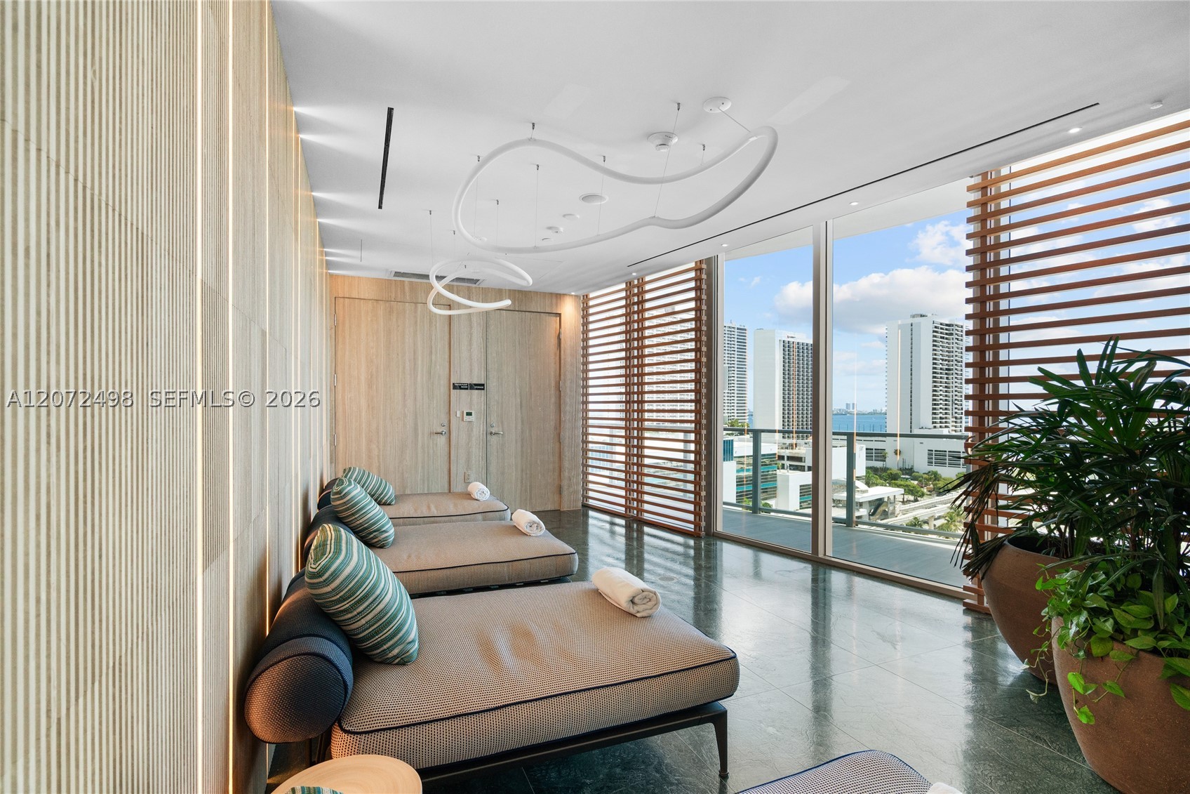 1400 Biscayne Blvd #4206, Miami FL 33132