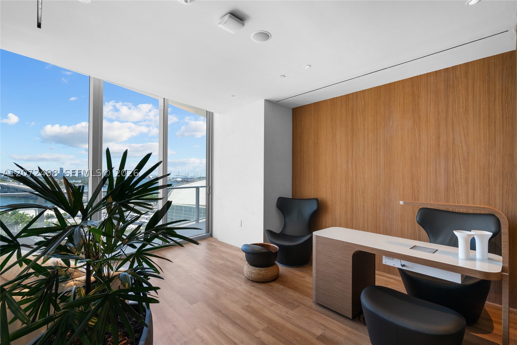 1400 Biscayne Blvd #4206, Miami FL 33132