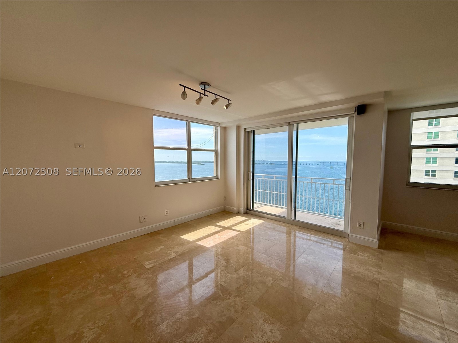 770 Claughton Island Dr #2016, Miami FL 33131