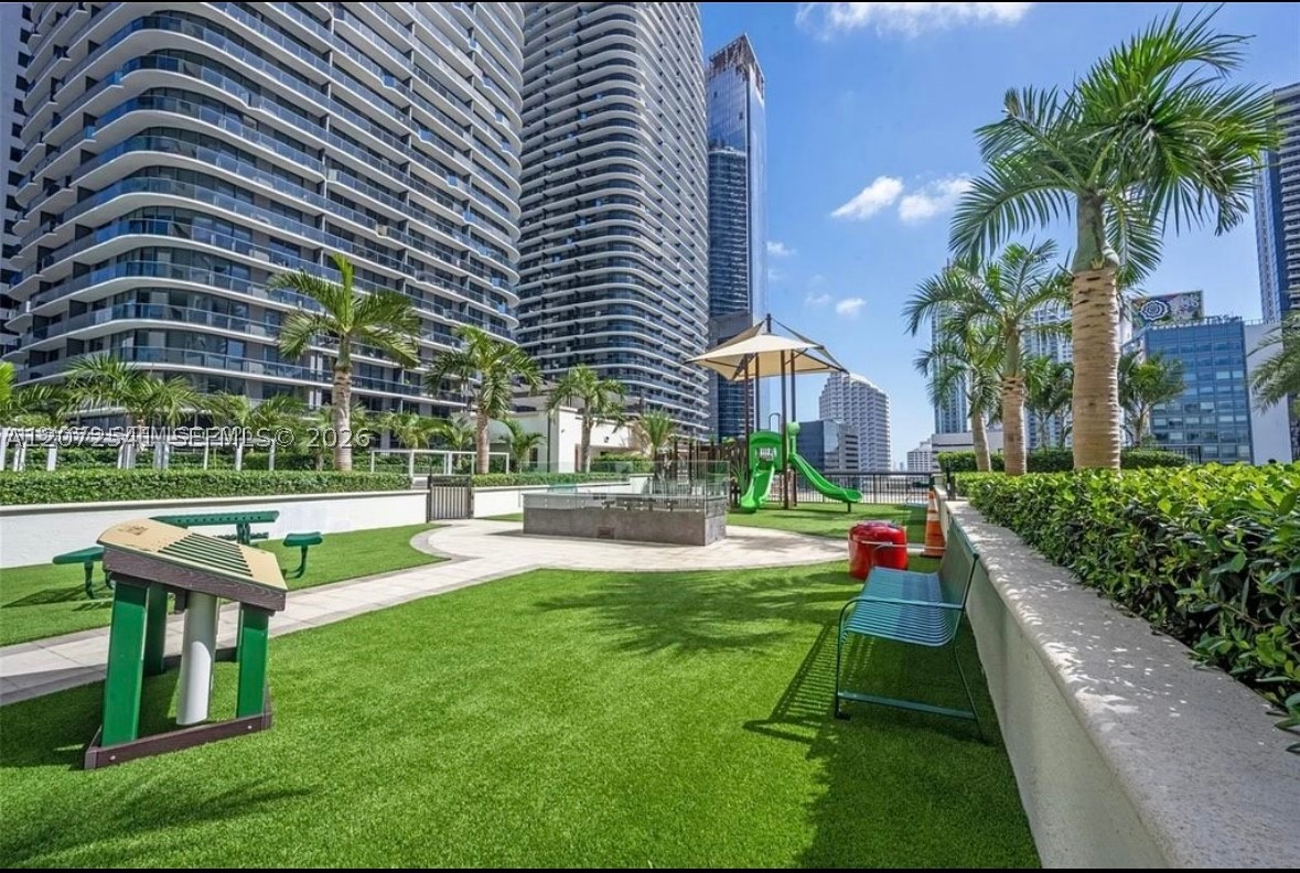999 SW 1st Ave #1814, Miami FL 33130