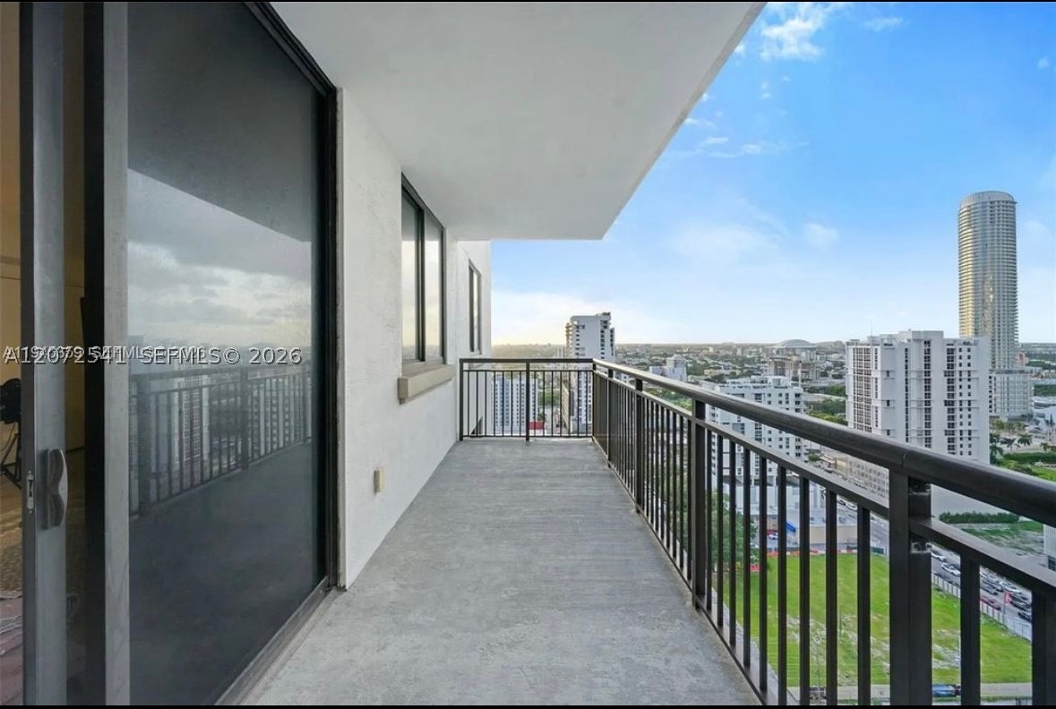 999 SW 1st Ave #1814, Miami FL 33130