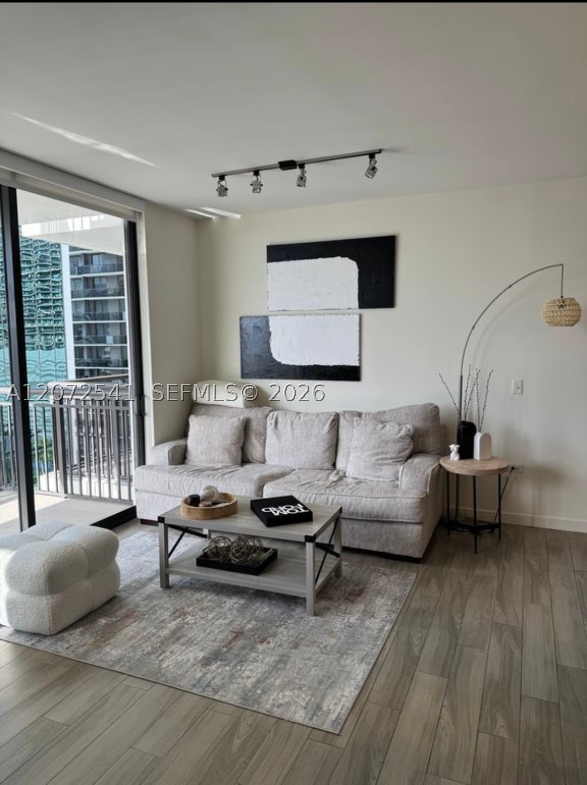 999 SW 1st Ave #1814, Miami FL 33130