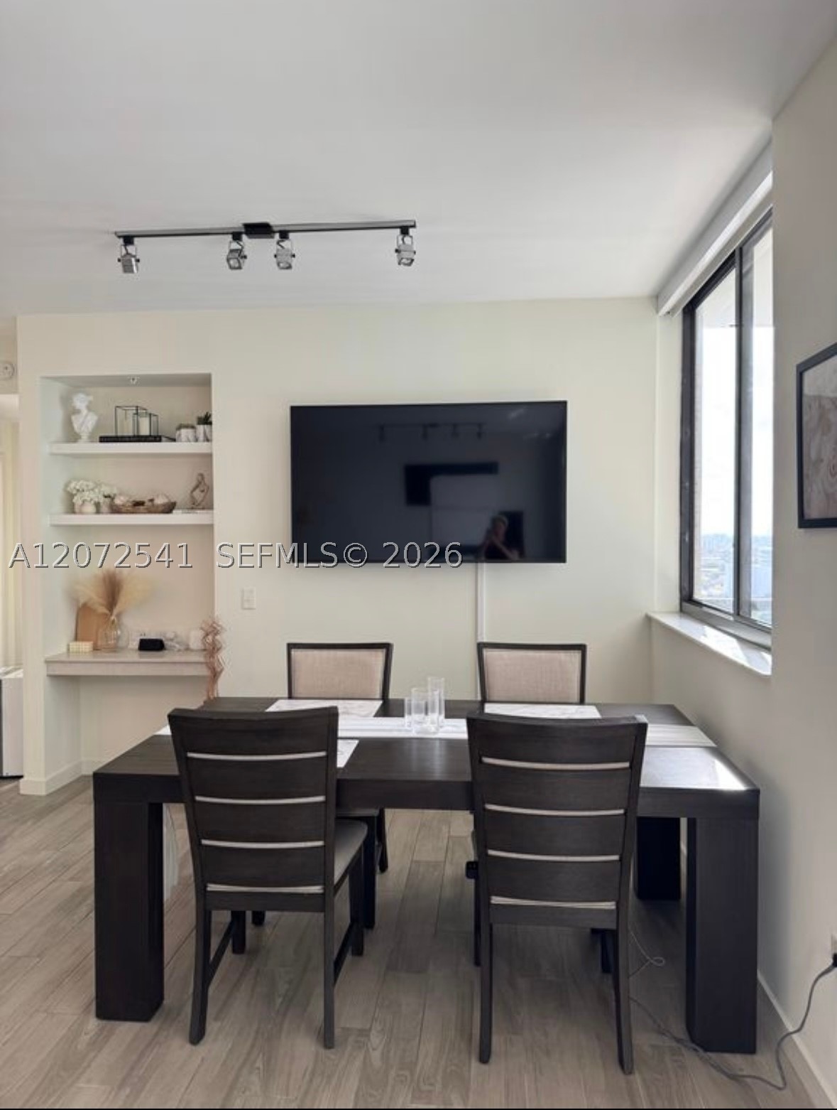 999 SW 1st Ave #1814, Miami FL 33130