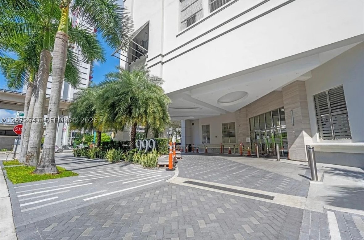 999 SW 1st Ave #1814, Miami FL 33130