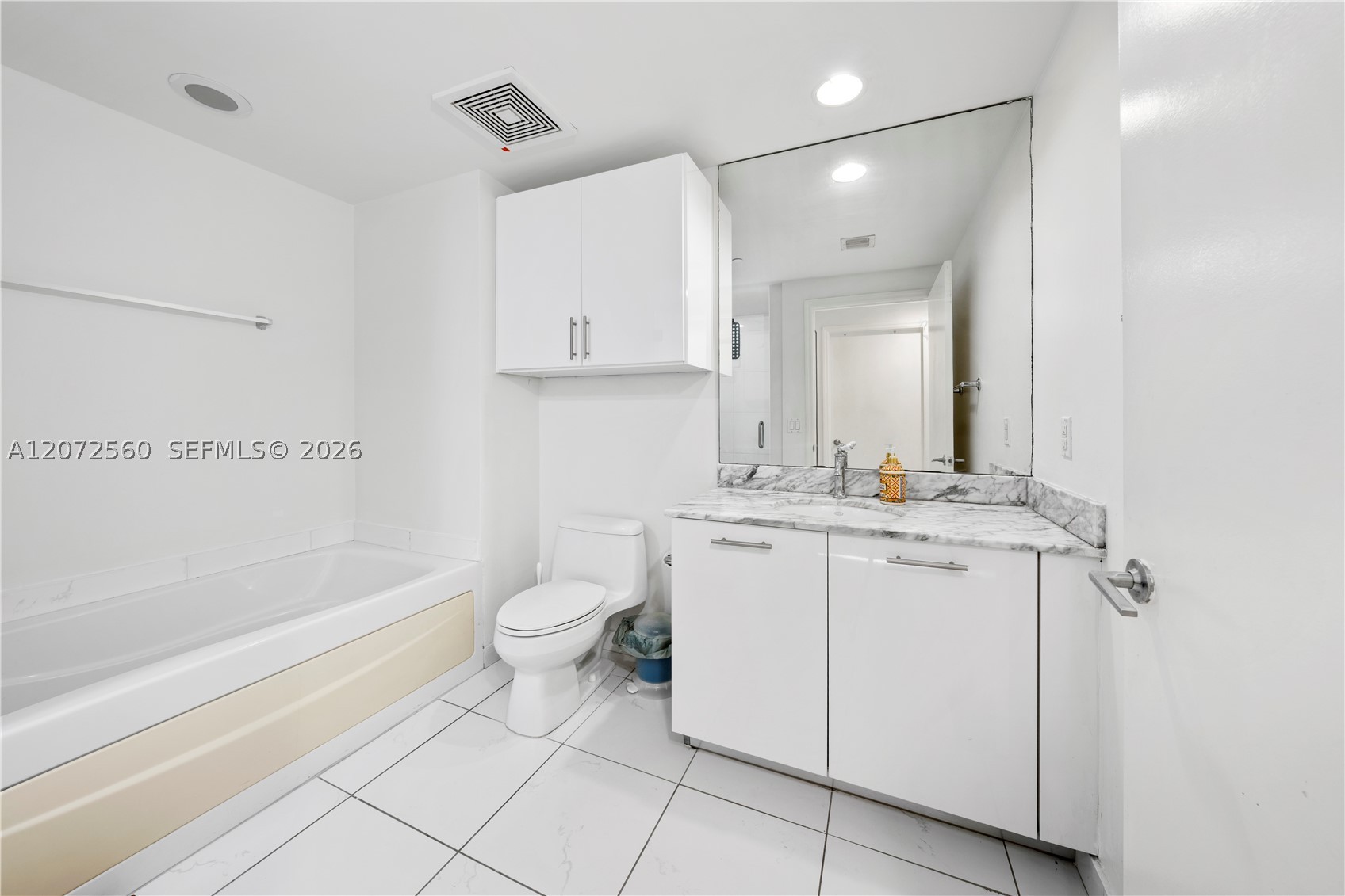 55 SE 6th St #1708, Miami FL 33131