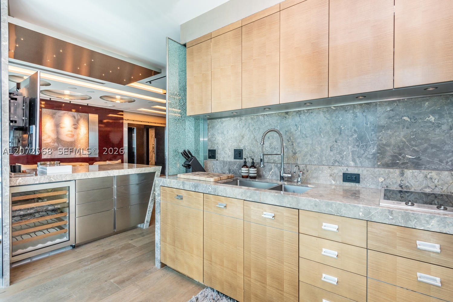 50 S Pointe Dr #905, Miami Beach FL 33139