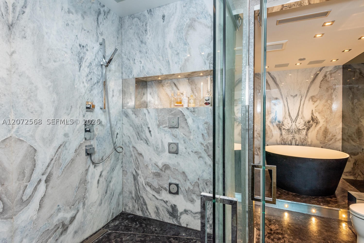 50 S Pointe Dr #905, Miami Beach FL 33139