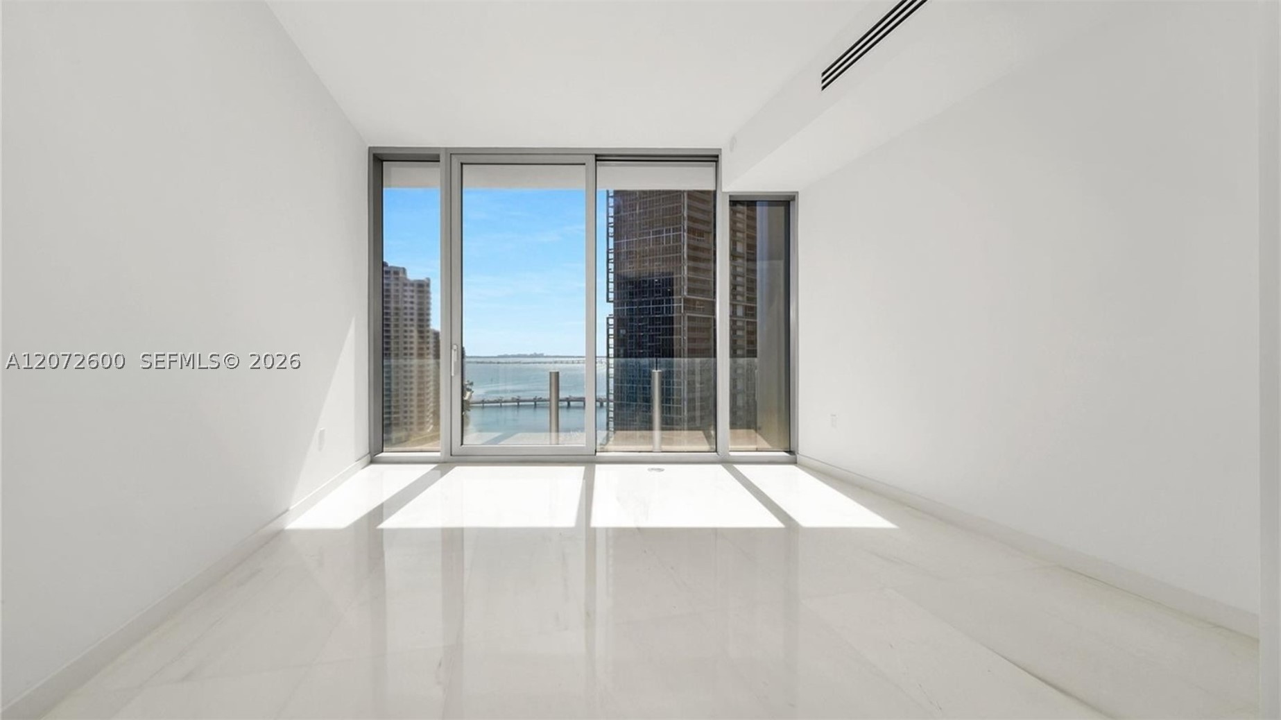300 Biscayne Boulevard Way #1805W, Miami FL 33131