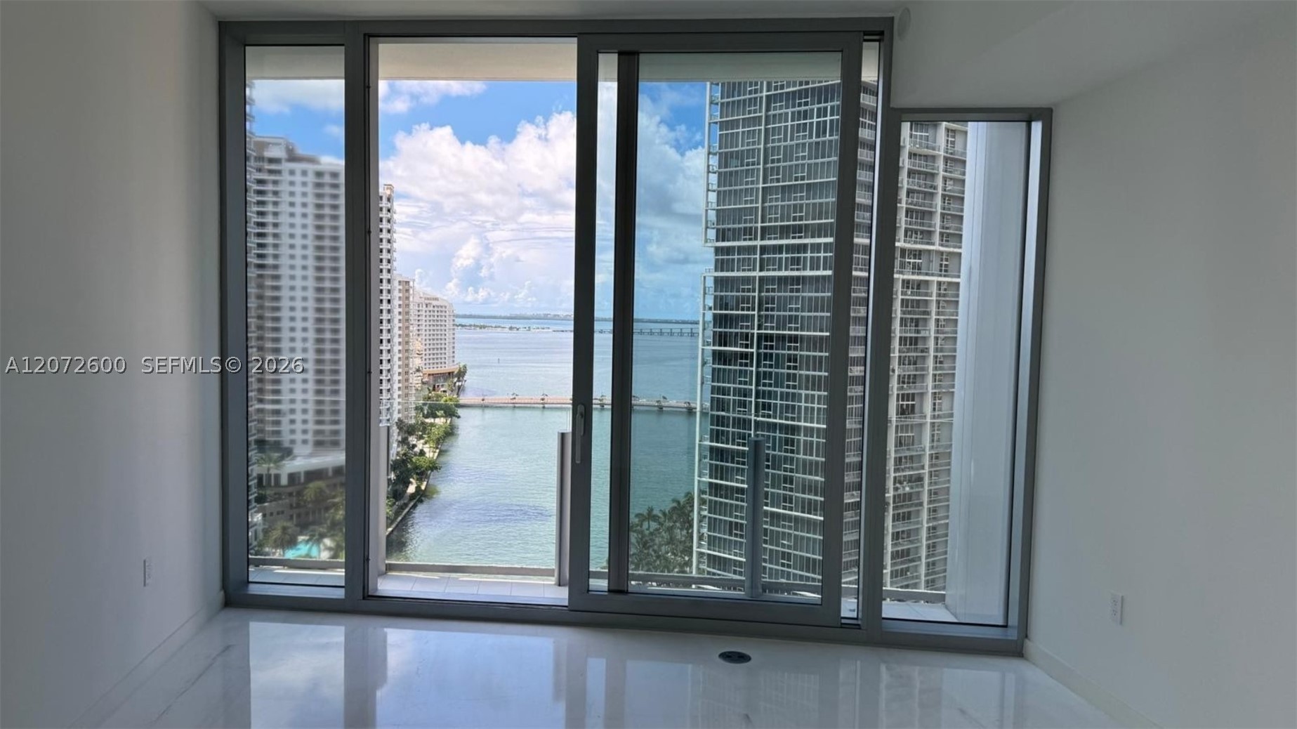 300 Biscayne Boulevard Way #1805W, Miami FL 33131
