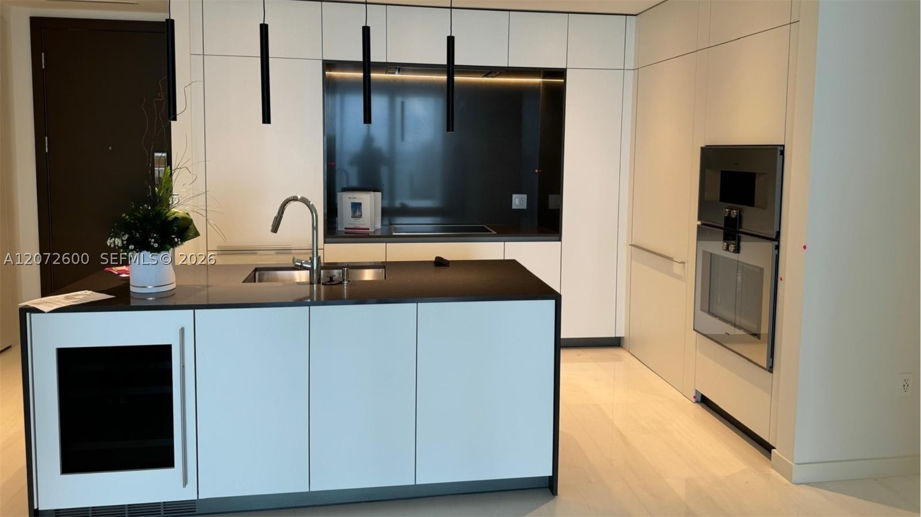 300 Biscayne Boulevard Way #1805W, Miami FL 33131