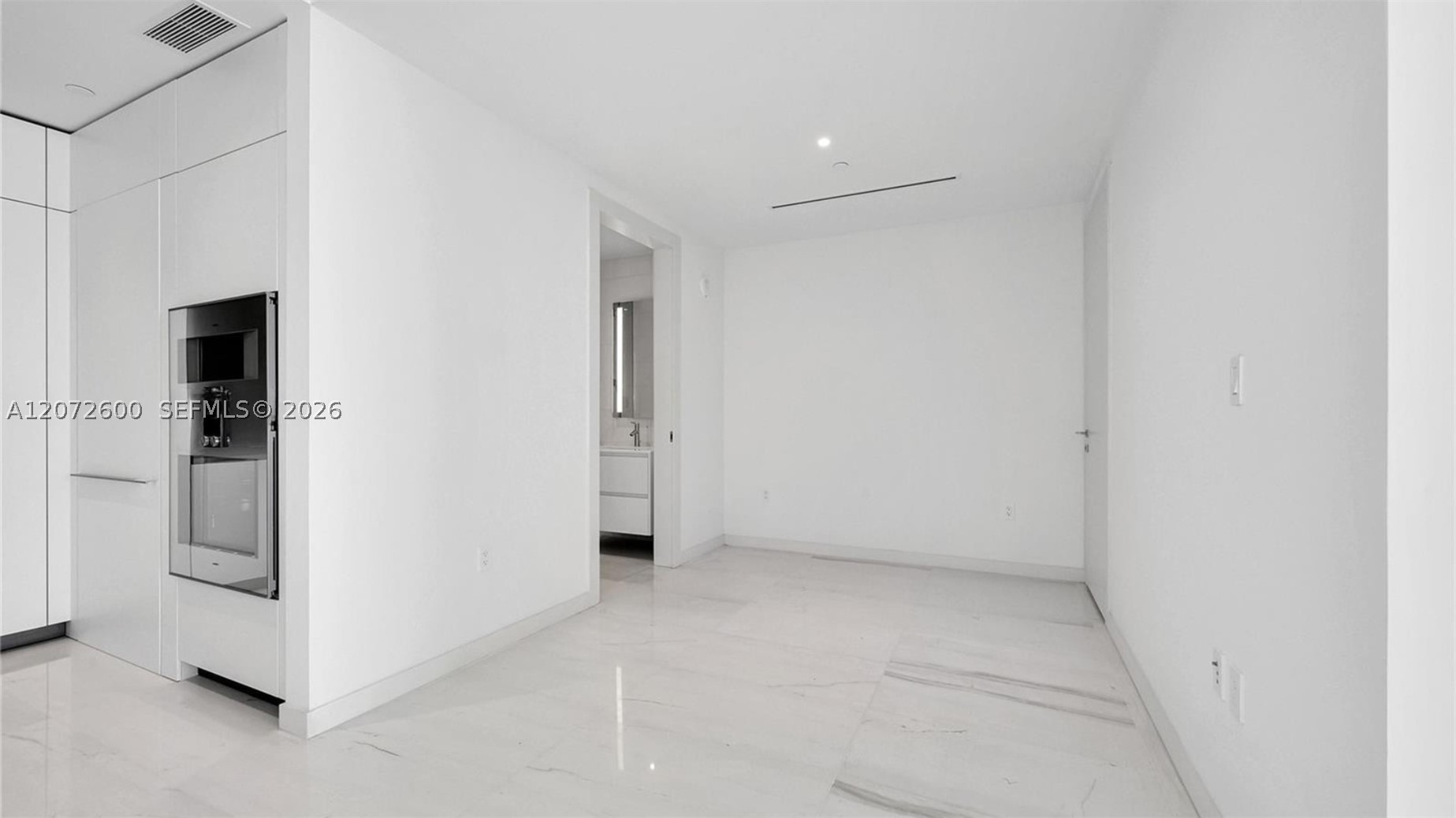 300 Biscayne Boulevard Way #1805W, Miami FL 33131