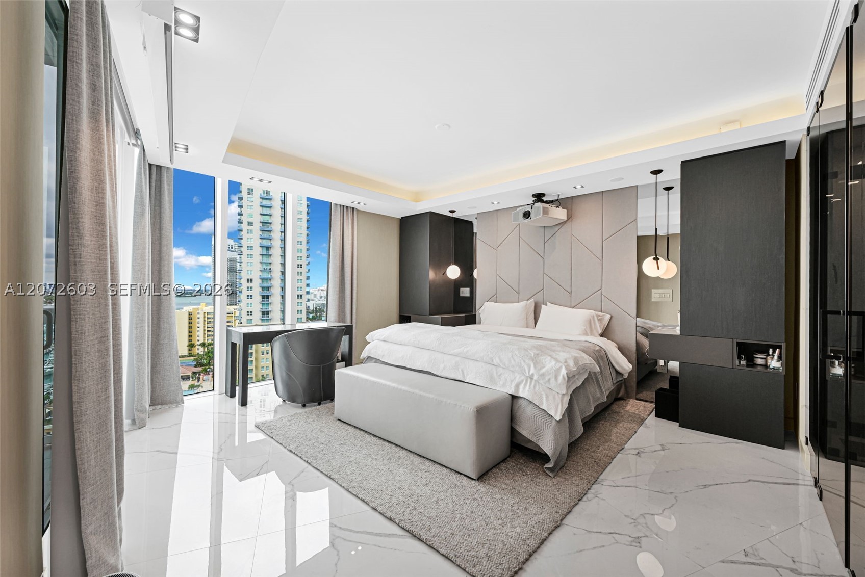 1000 S Pointe Dr #1706, Miami Beach FL 33139