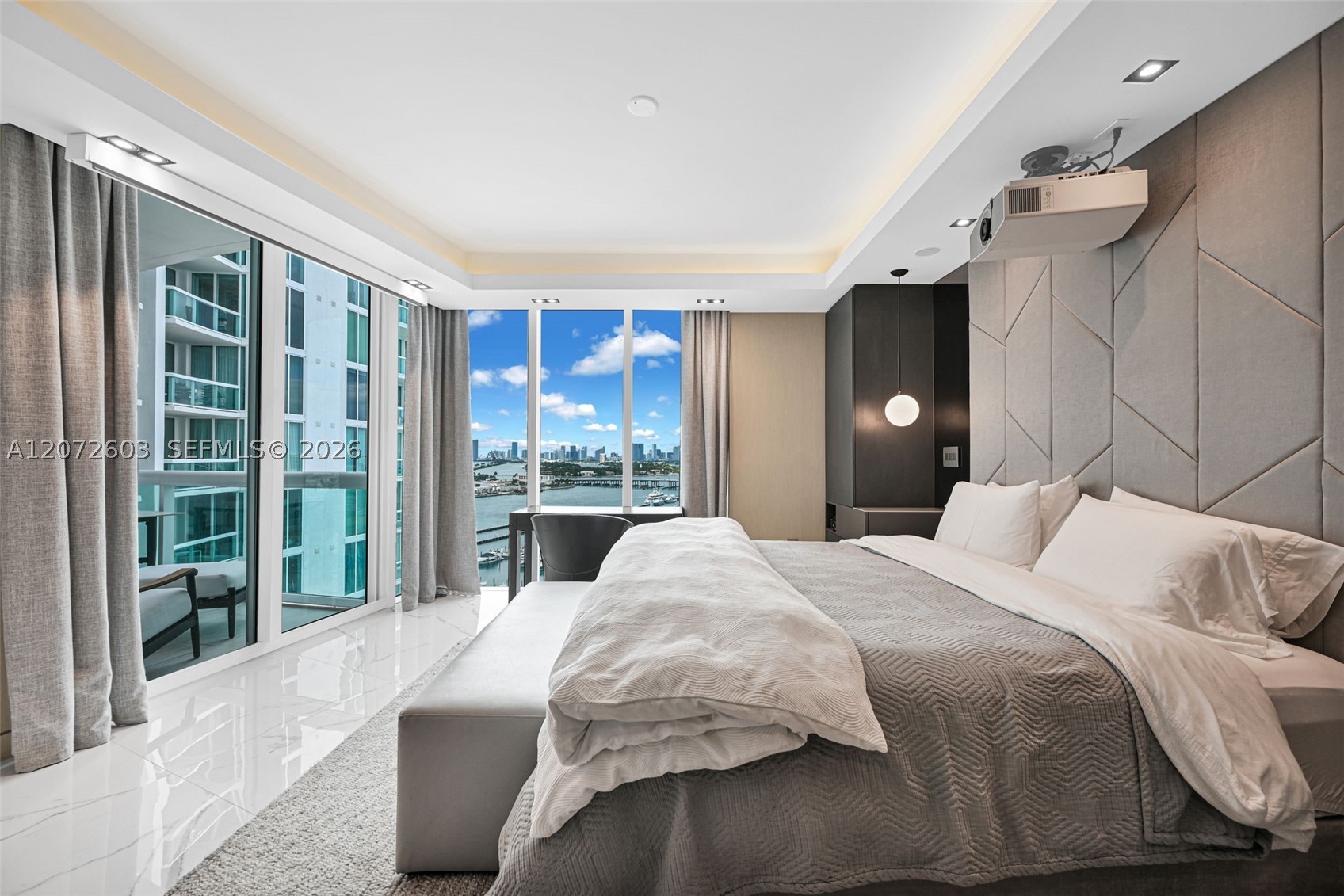 1000 S Pointe Dr #1706, Miami Beach FL 33139