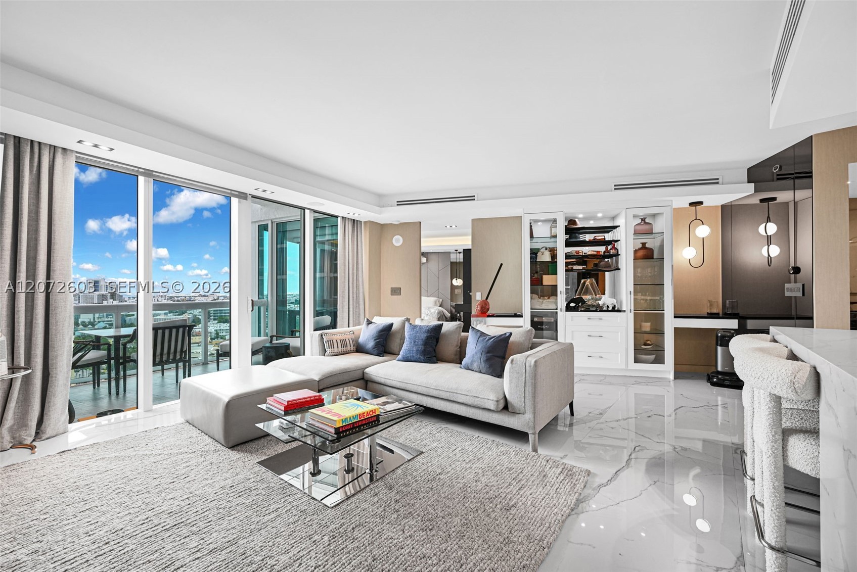 1000 S Pointe Dr #1706, Miami Beach FL 33139