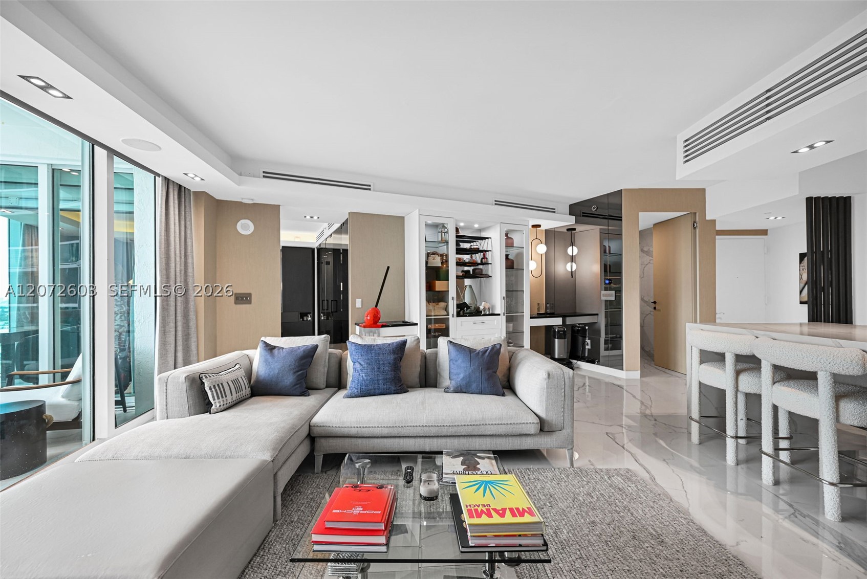1000 S Pointe Dr #1706, Miami Beach FL 33139