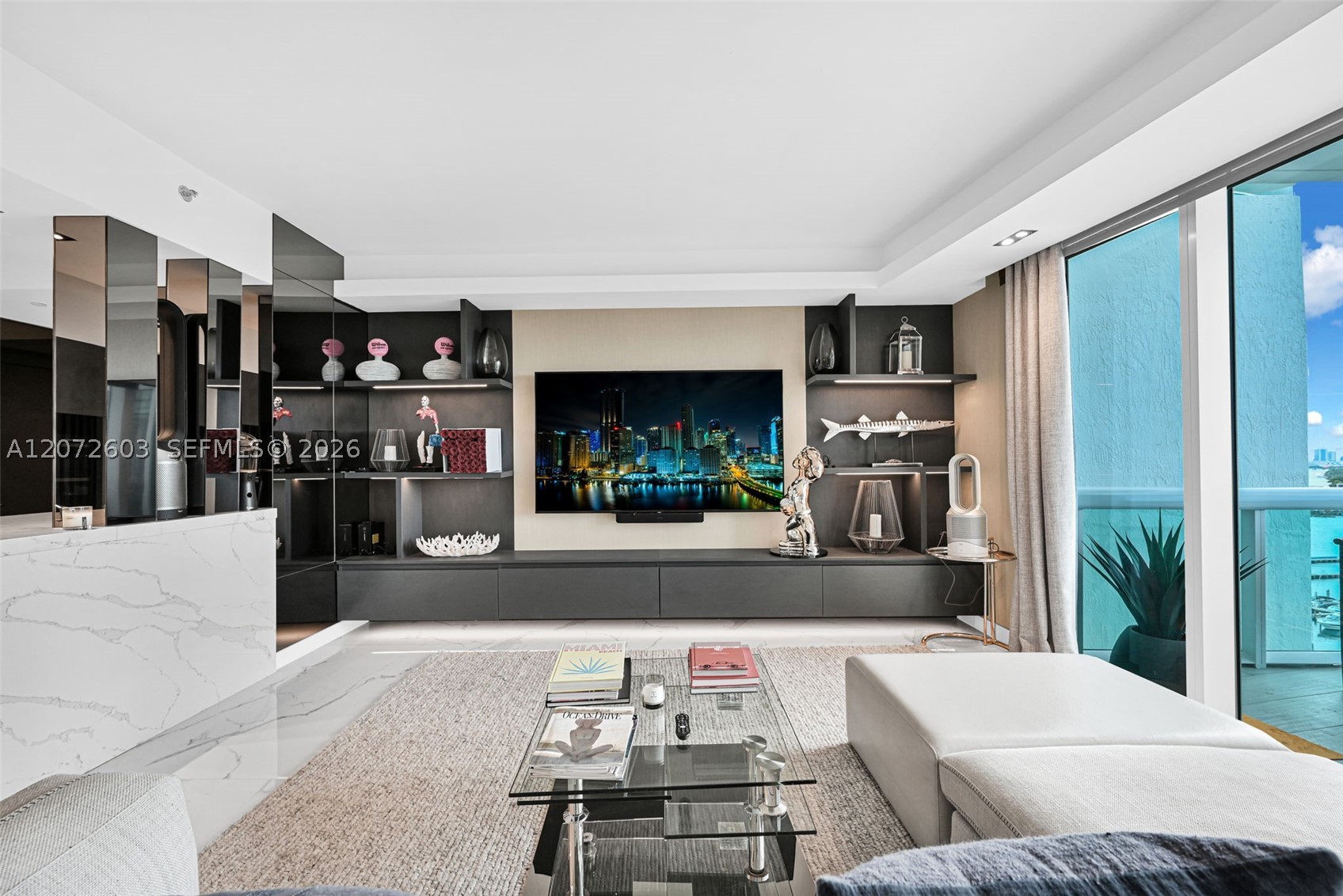 1000 S Pointe Dr #1706, Miami Beach FL 33139