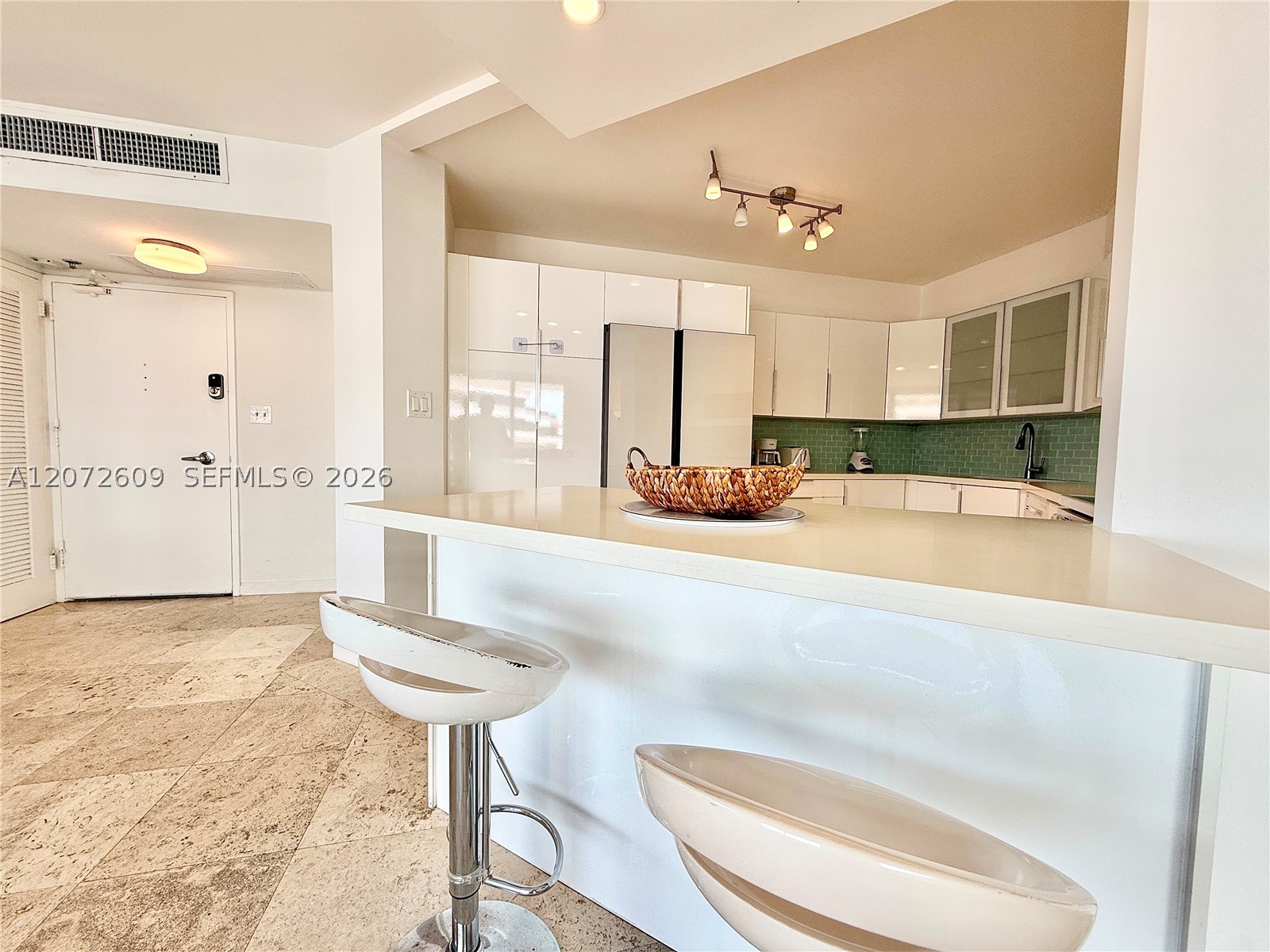 5161 Collins Ave #1612, Miami Beach FL 33140