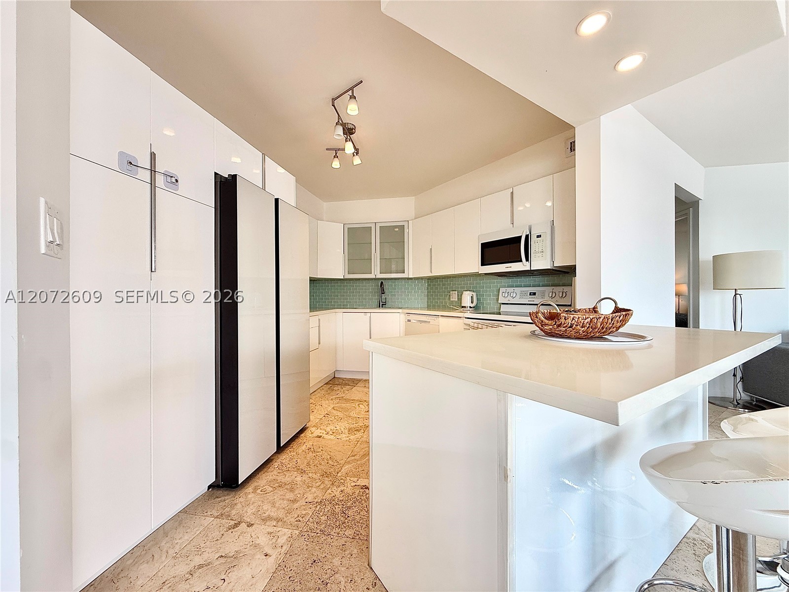 5161 Collins Ave #1612, Miami Beach FL 33140