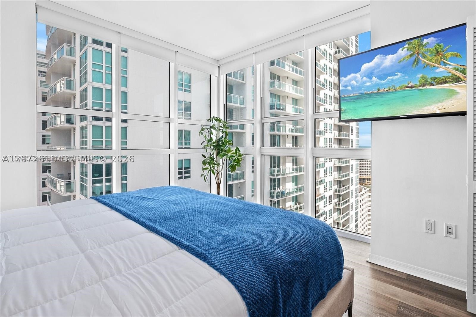 951 Brickell Ave #2700, Miami FL 33131