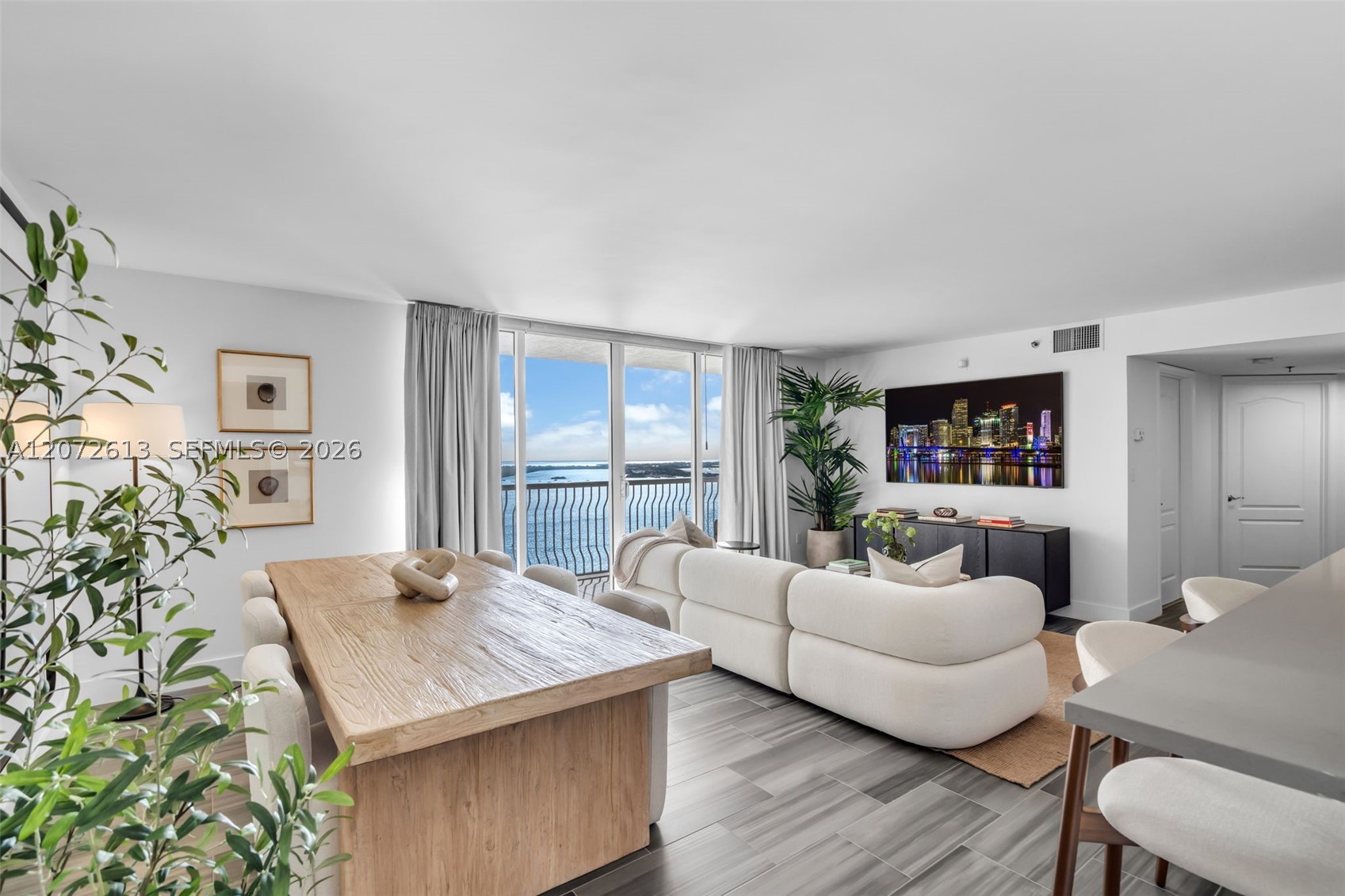 1200 Brickell Bay Dr #2501, Miami FL 33131