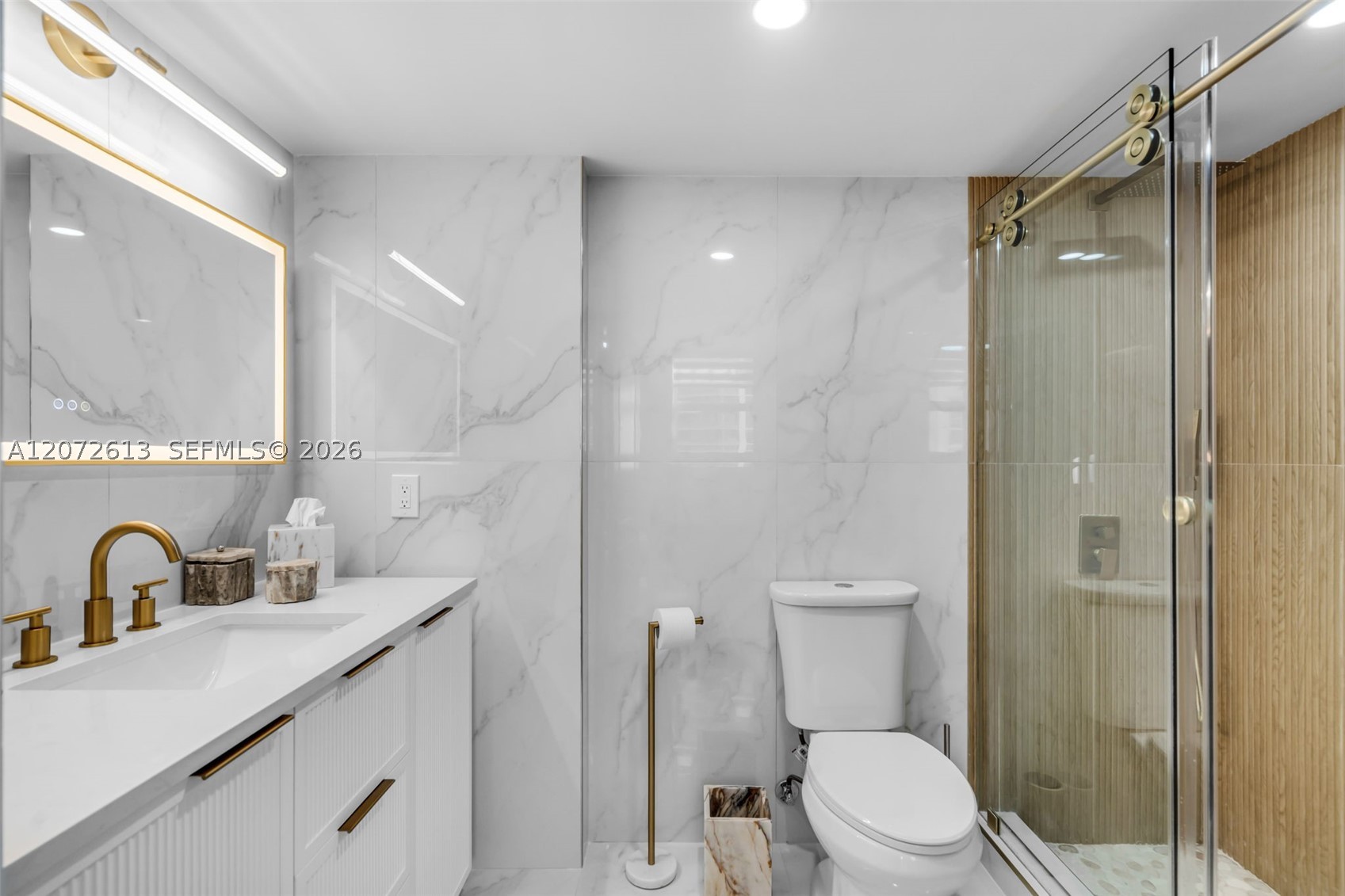 1200 Brickell Bay Dr #2501, Miami FL 33131