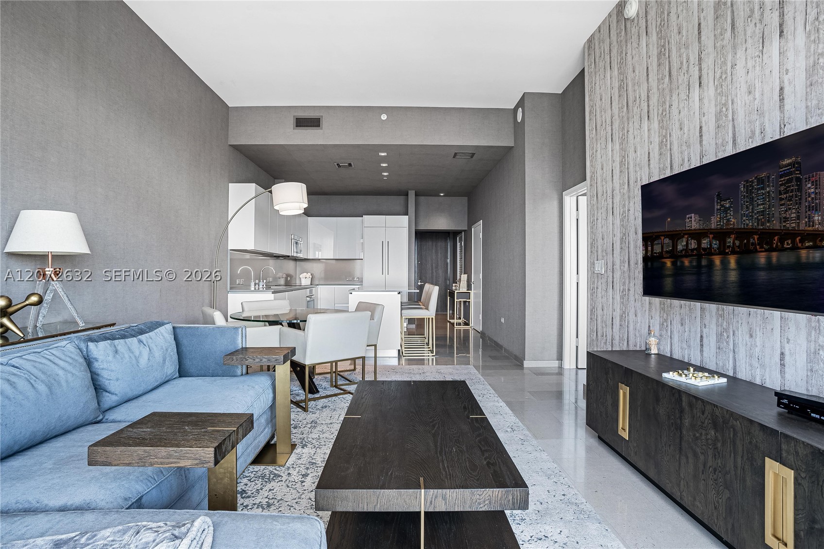 88 SW 7th St #4006, Miami FL 33130