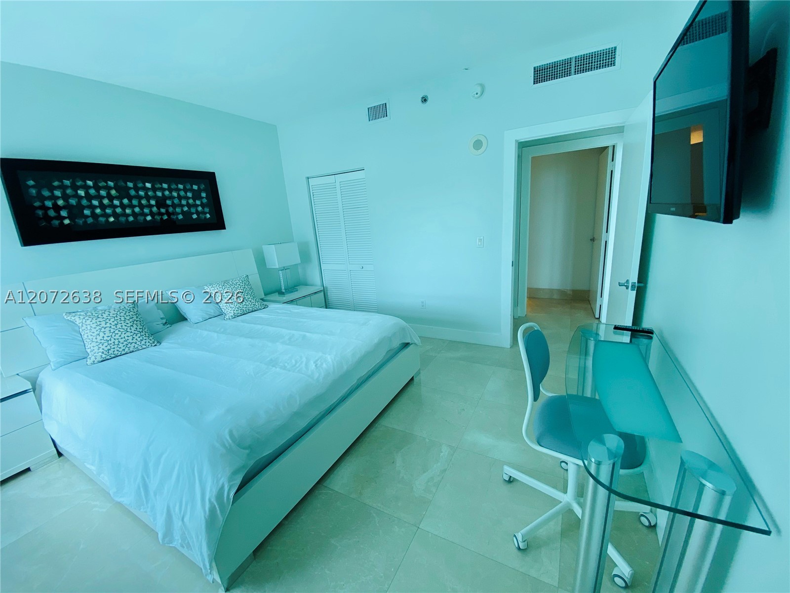 950 Brickell Bay Dr #3709, Miami FL 33131