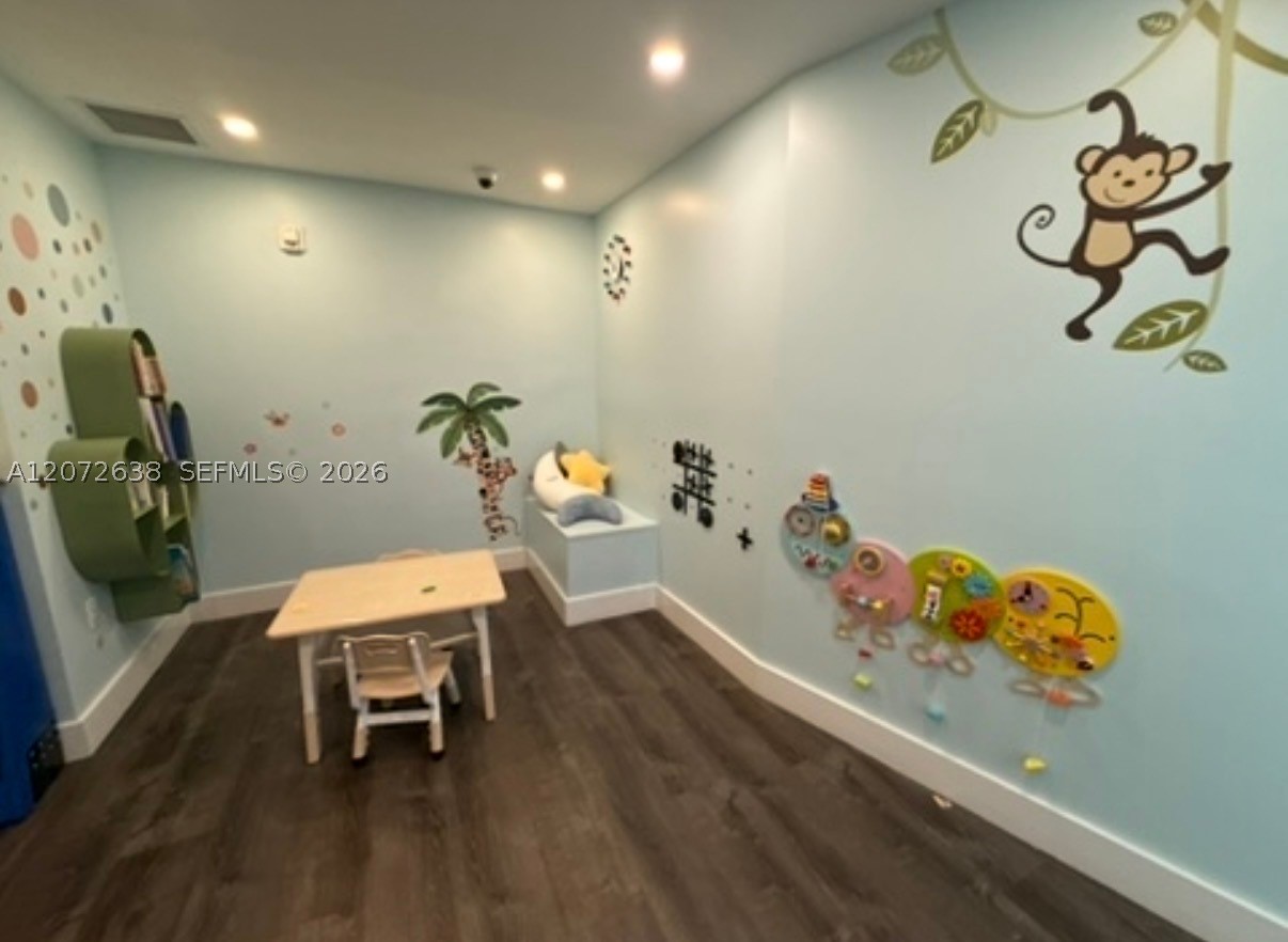 950 Brickell Bay Dr #3709, Miami FL 33131