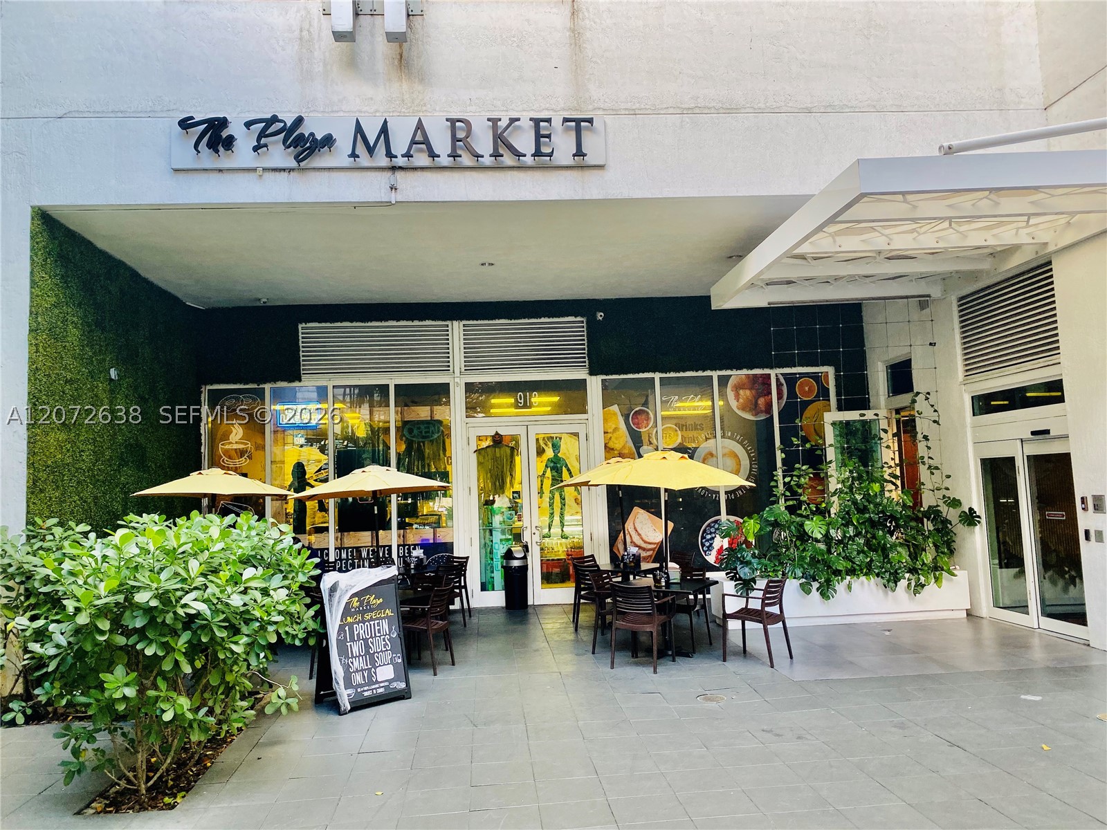 950 Brickell Bay Dr #3709, Miami FL 33131